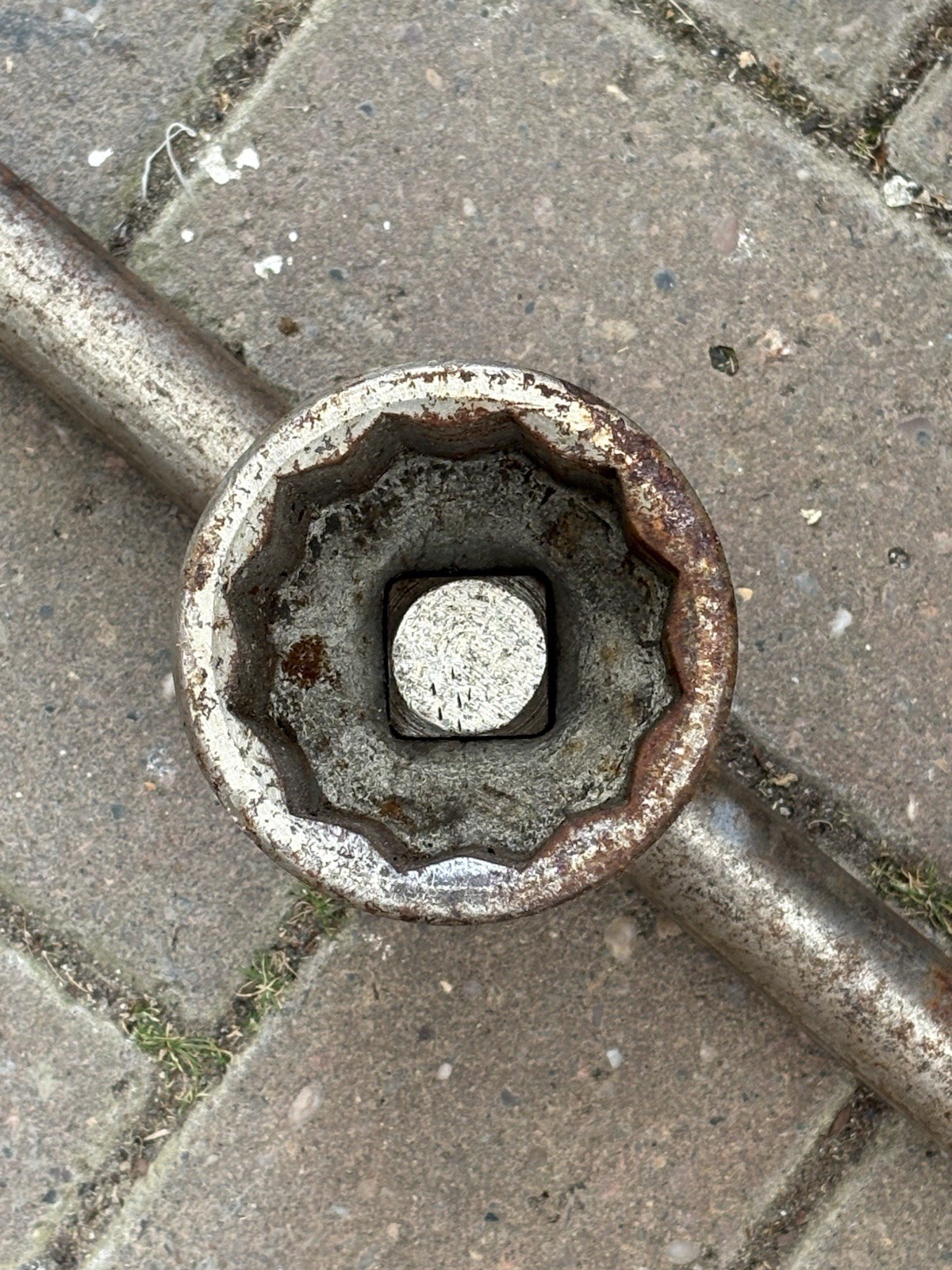 Gadore 2 1/4″ AF Socket and bar