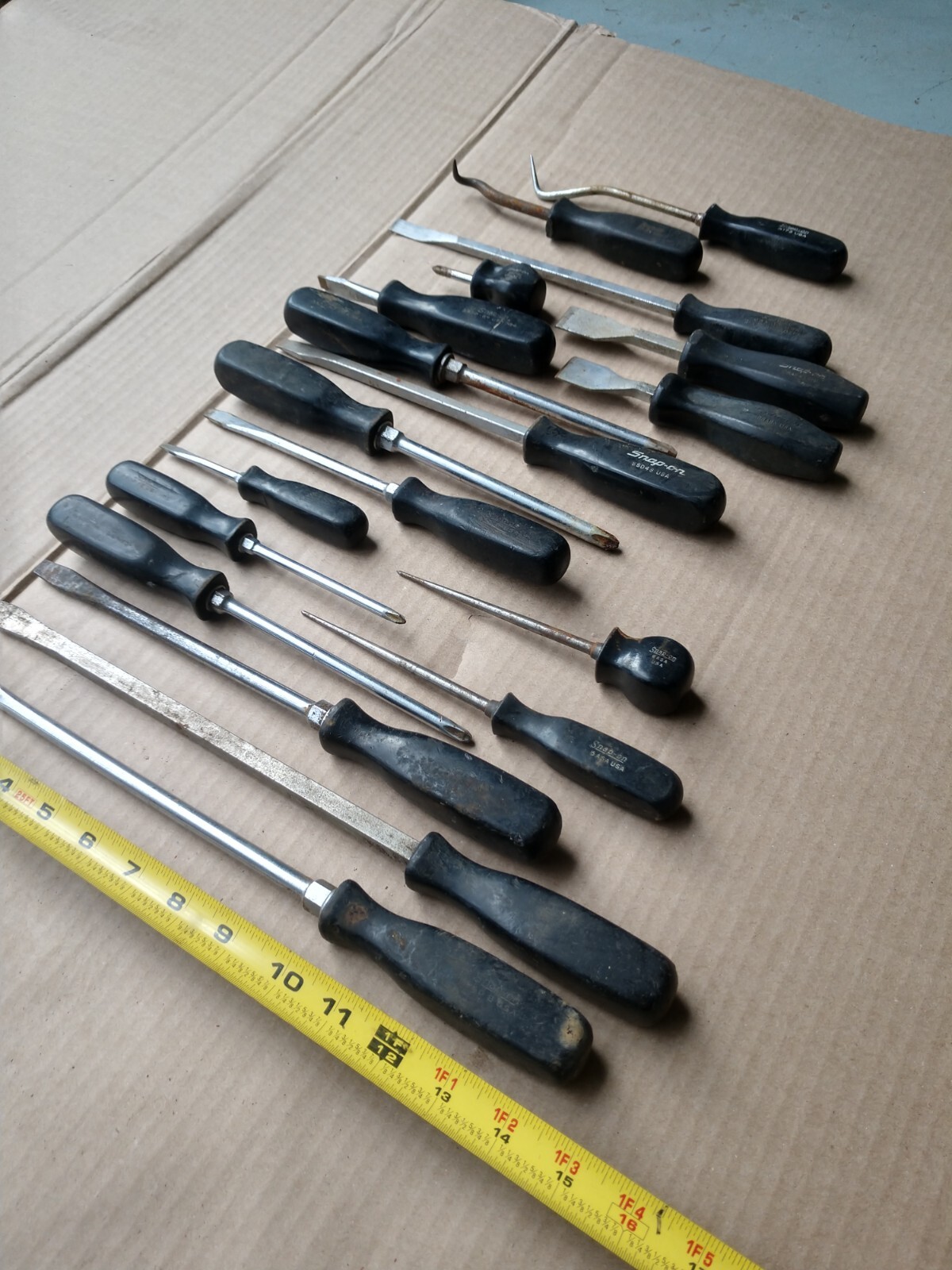 Lot of Snap-on Black Handle Screwdriver Phillips Slotted and others