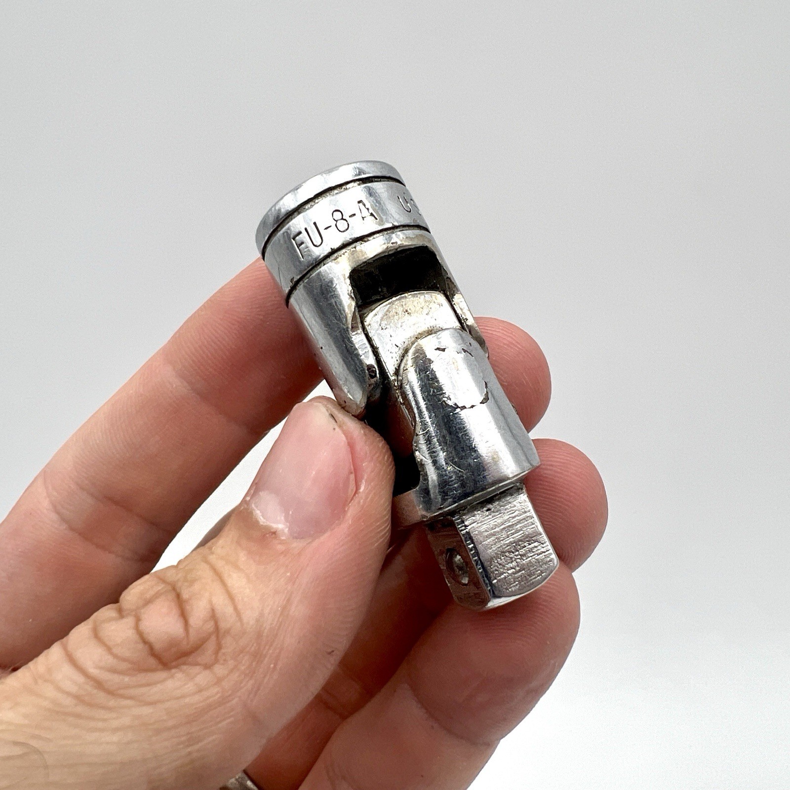 Snap On FU8A – 3/8″ Drive 2-1/16″ Long Friction Ball Chrome Universal Joint
