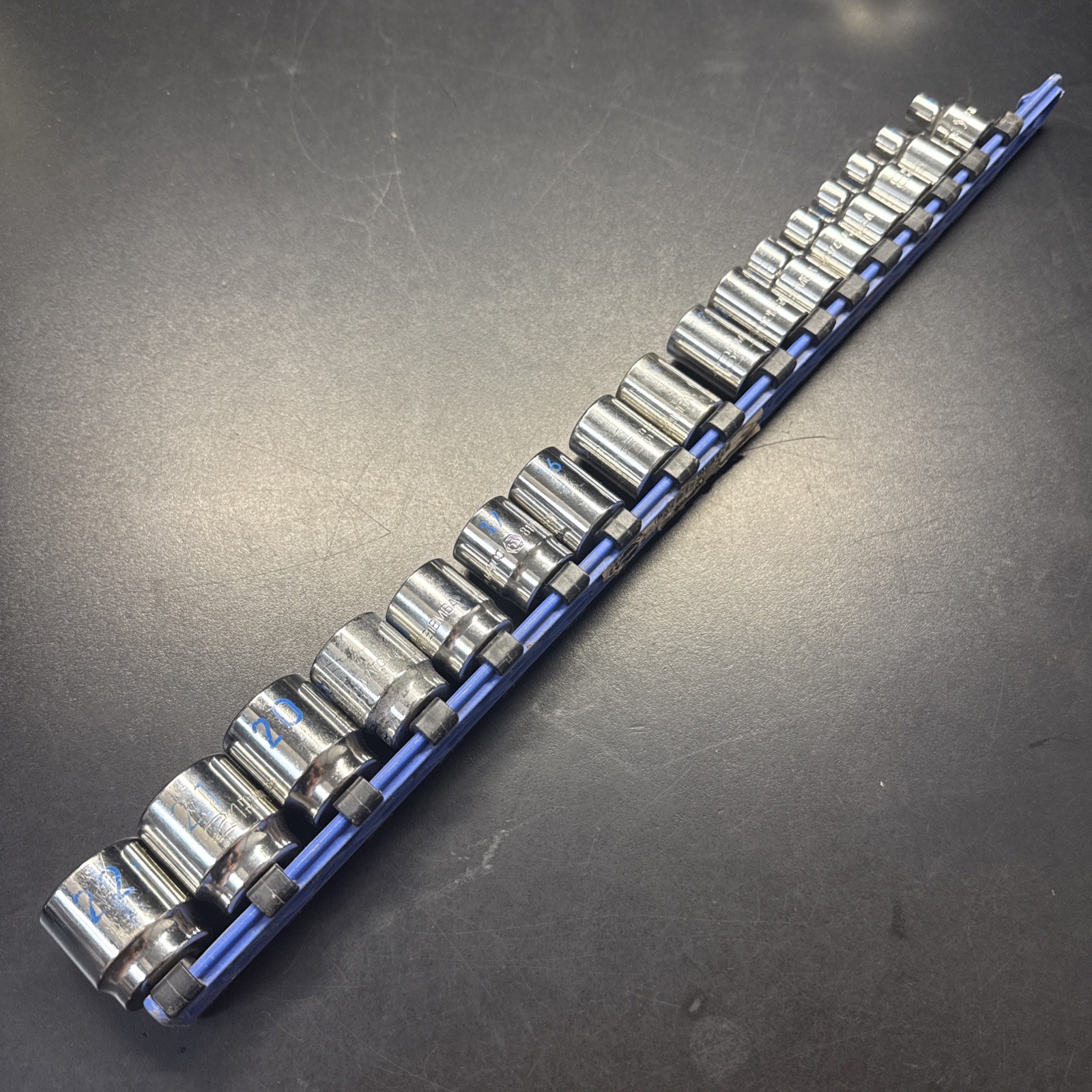 MATCO TOOLS 3/8″ DRIVE METRIC 6 POINT SHALLOW CHROME SOCKET 17 PIECE SET