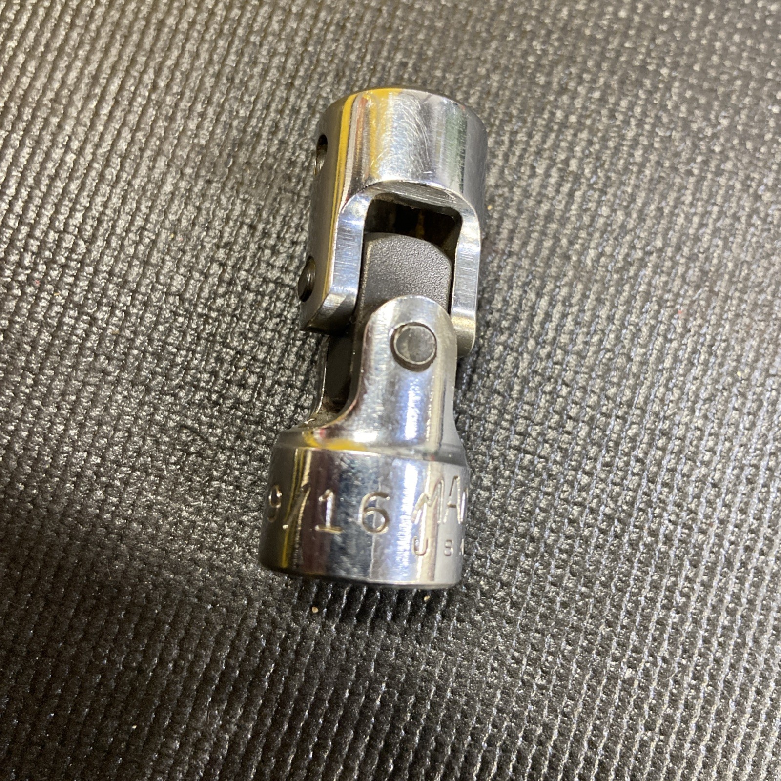 Mac Tools 3/8″ Drive 9/16″ 6PT Chrome Swivel Socket For Parts XU186