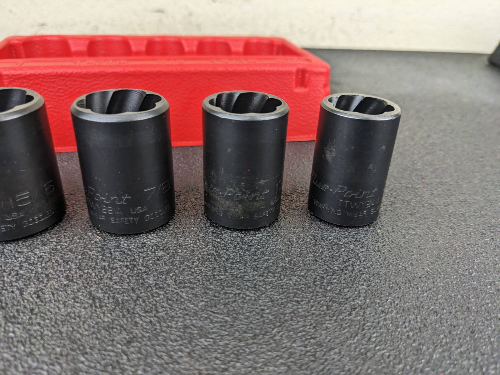 #bp378 Blue Point 305TTWYA 1/2″ Shallow Twist Impact Turbo Socket Set 3/4″ – 1″