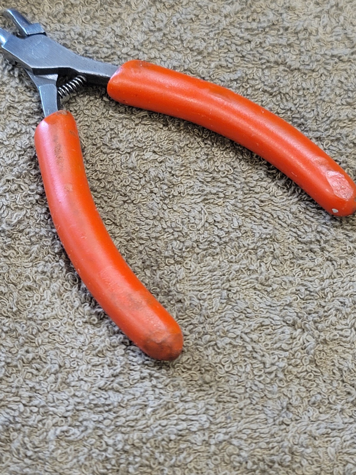 Snap on E771CG Angle Curved Needle Nose Electronic Pliers Cushion Grip Red 5 USA