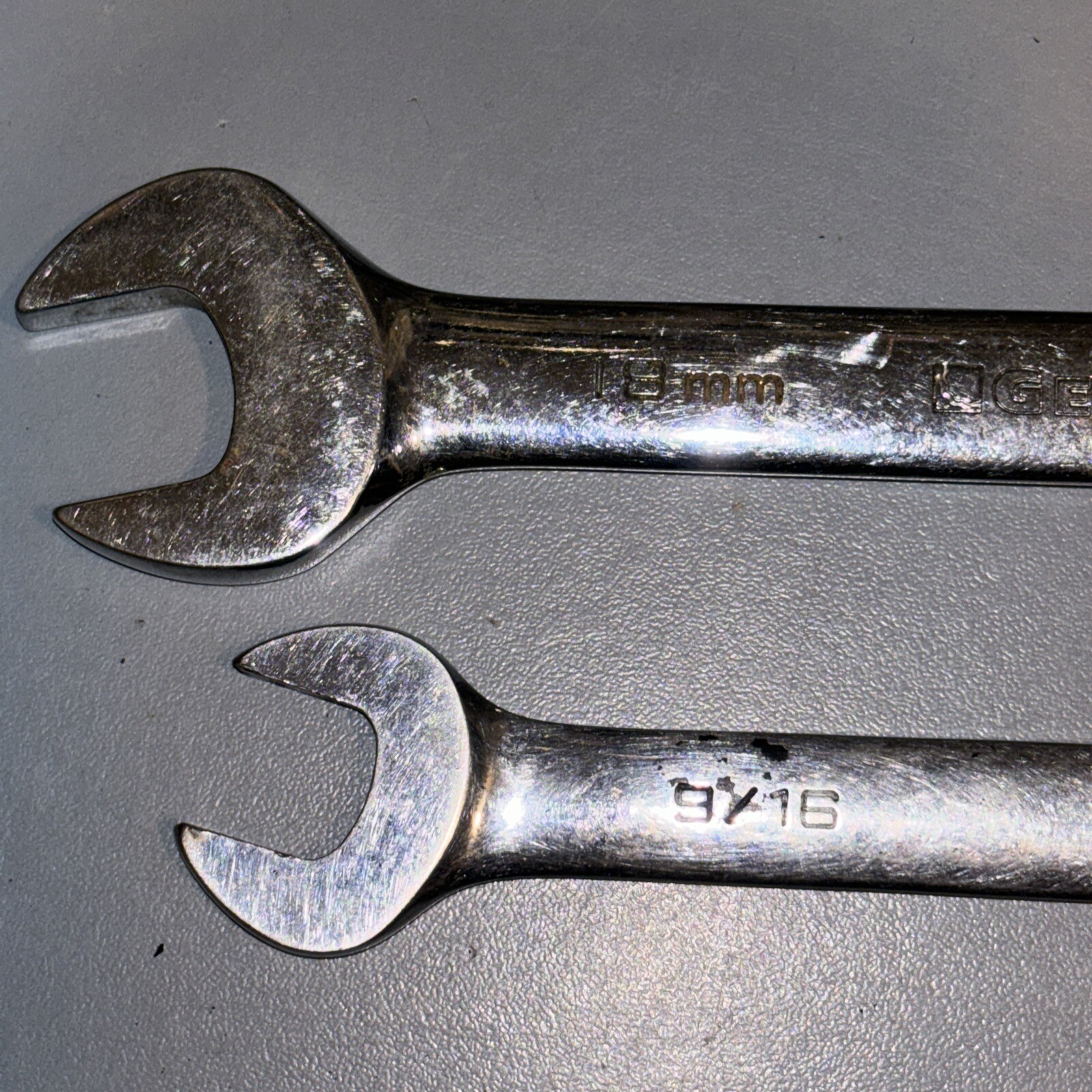 Lot of 2 Ratcheting Combination Wrenches Gear 18MM & GM Performance Parts 9/16