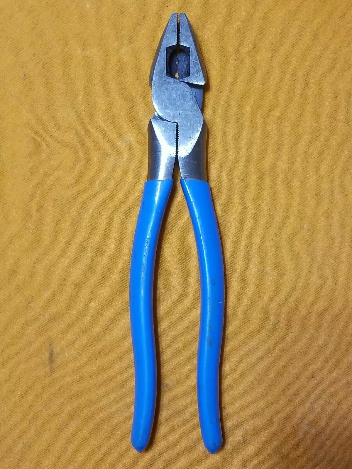 1 SET OF 4 CHANNELLOCK PLIERS, SP RING- GROOVE – LINEMAN -GRIPLOCK TONGUE PLIERS