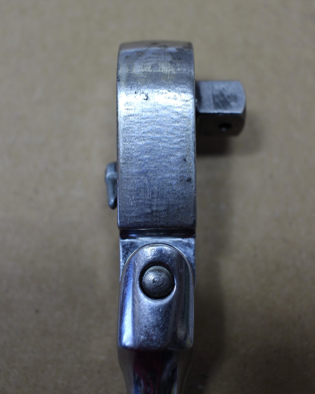 SNAP-ON MODEL FK835 (3/8″ DRIVE) FLEX-HEAD RATCHET BLACK HARD HANDLE