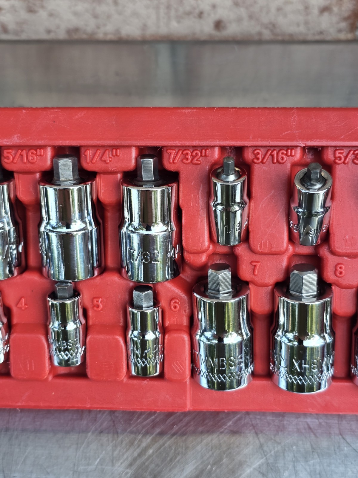 Mac Tools 3/8″ & 1/4″ Drive SAE and Metric Stubby Hex Bit Set, Part# SXASS16PT