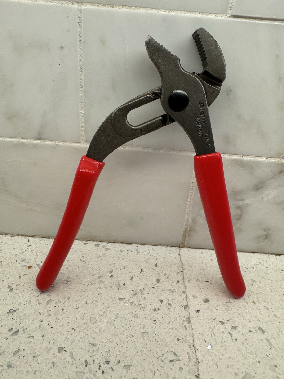 Snap-on Tools NEW RED 7″ Soft Grip Adjustable Joint Pliers AWP65
