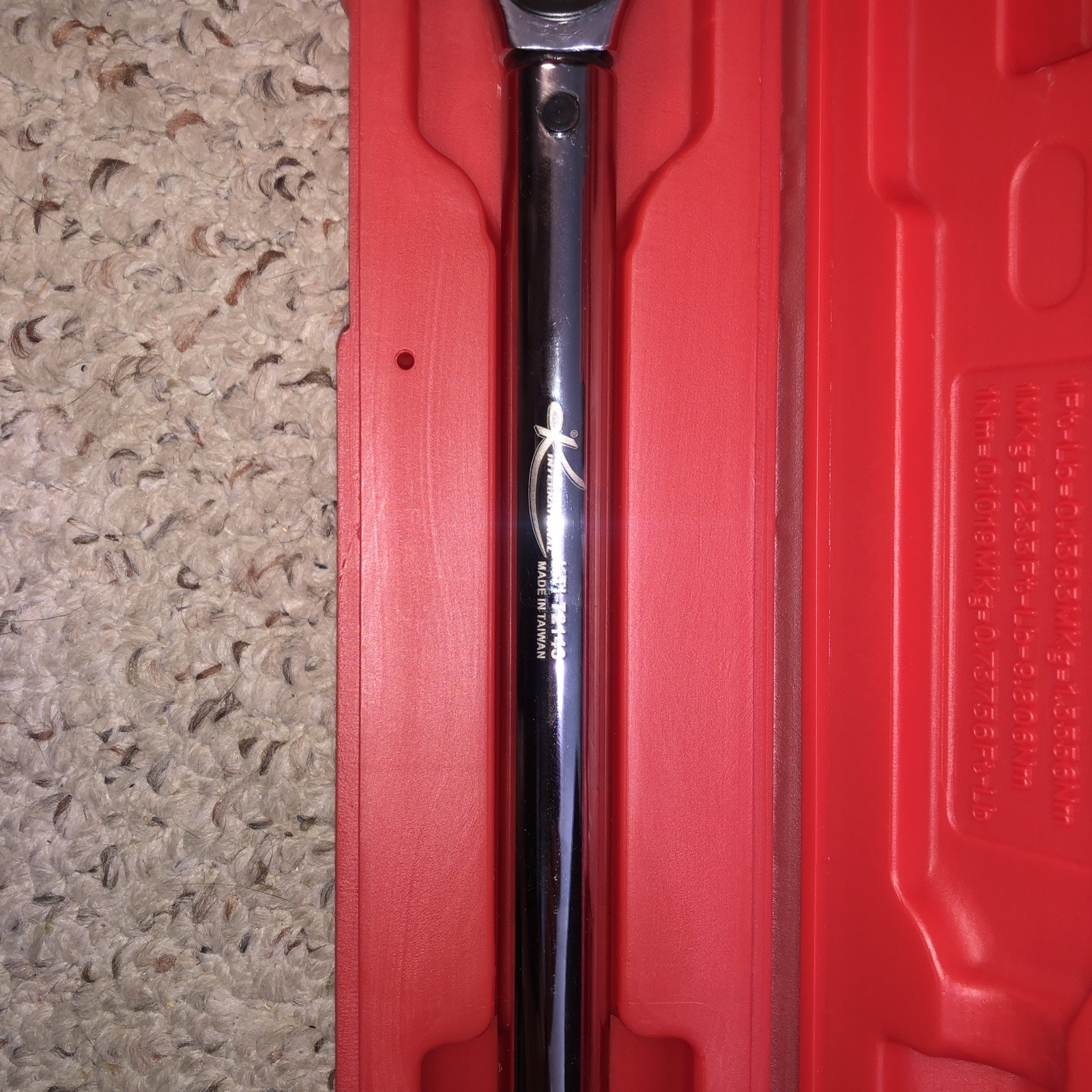 K-Tool 72143 3/8″ Drive Click Long Torque Wrench, 10-100 ft/lb Capacity w/ Case