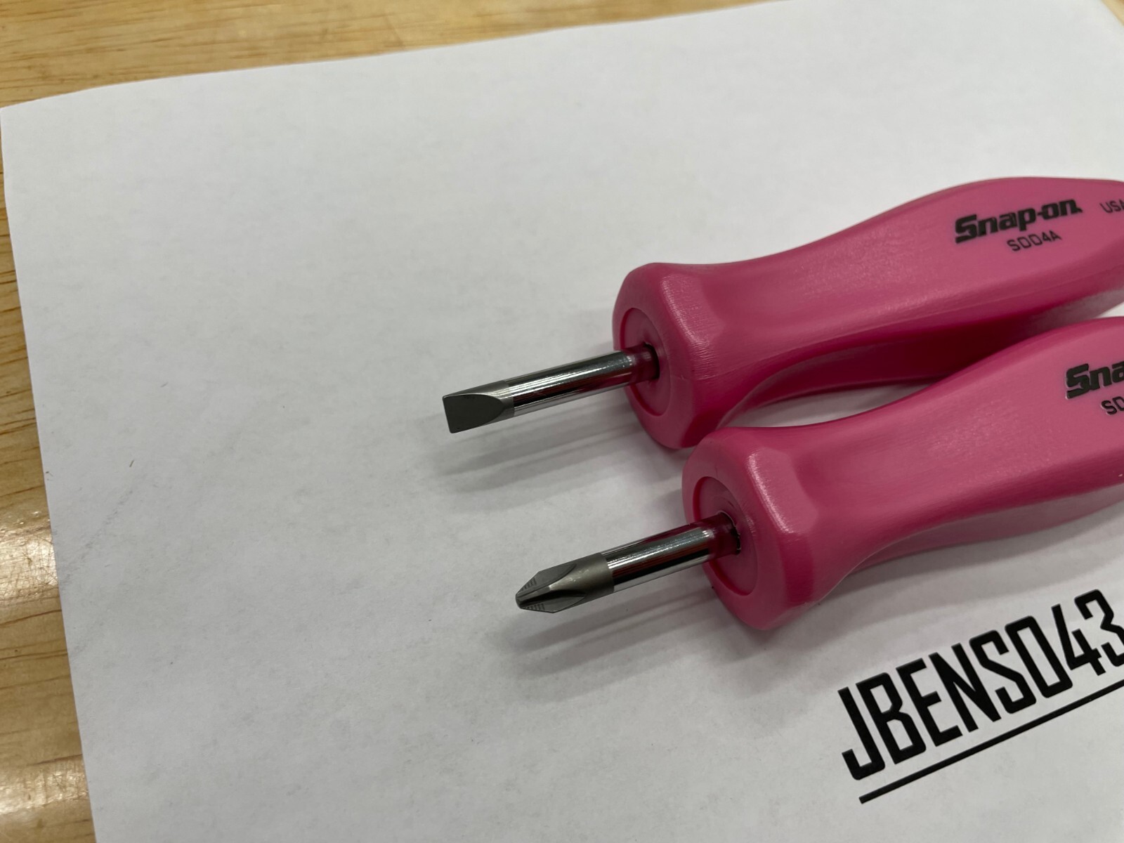 Snap-on Tools RARE PEARL PINK 2pc Hard Standard Handle Stubby Screwdriver Set