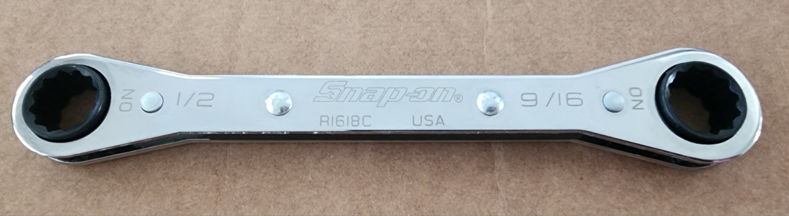 Snap-On 1/2″–9/16″ 12-Point SAE 0° Offset Ratcheting Box WrenchNEW R1618C