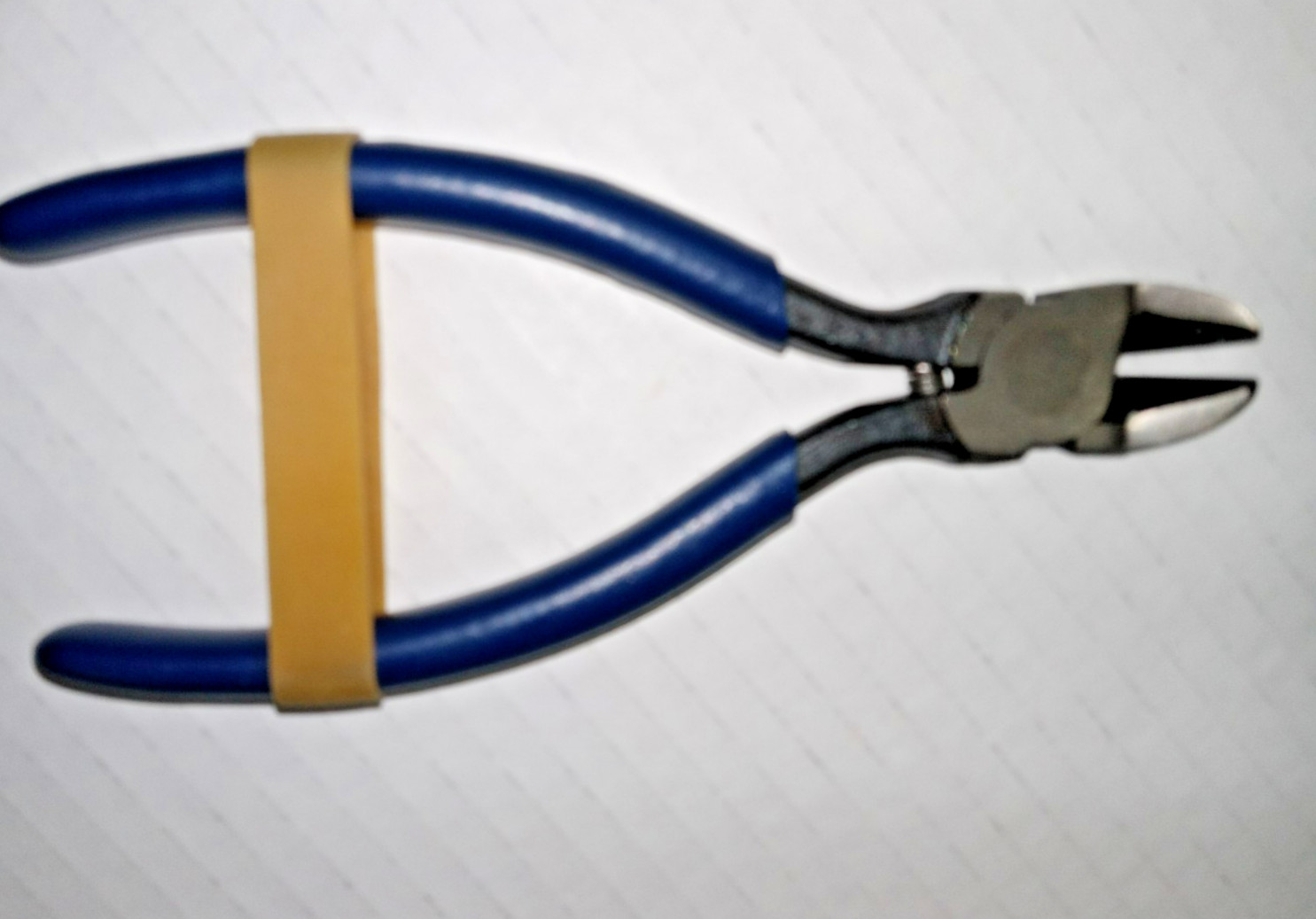 New Vintage Crescent Pliers 6″ Diagonal Cutting Coated Handles #P6-3 USA