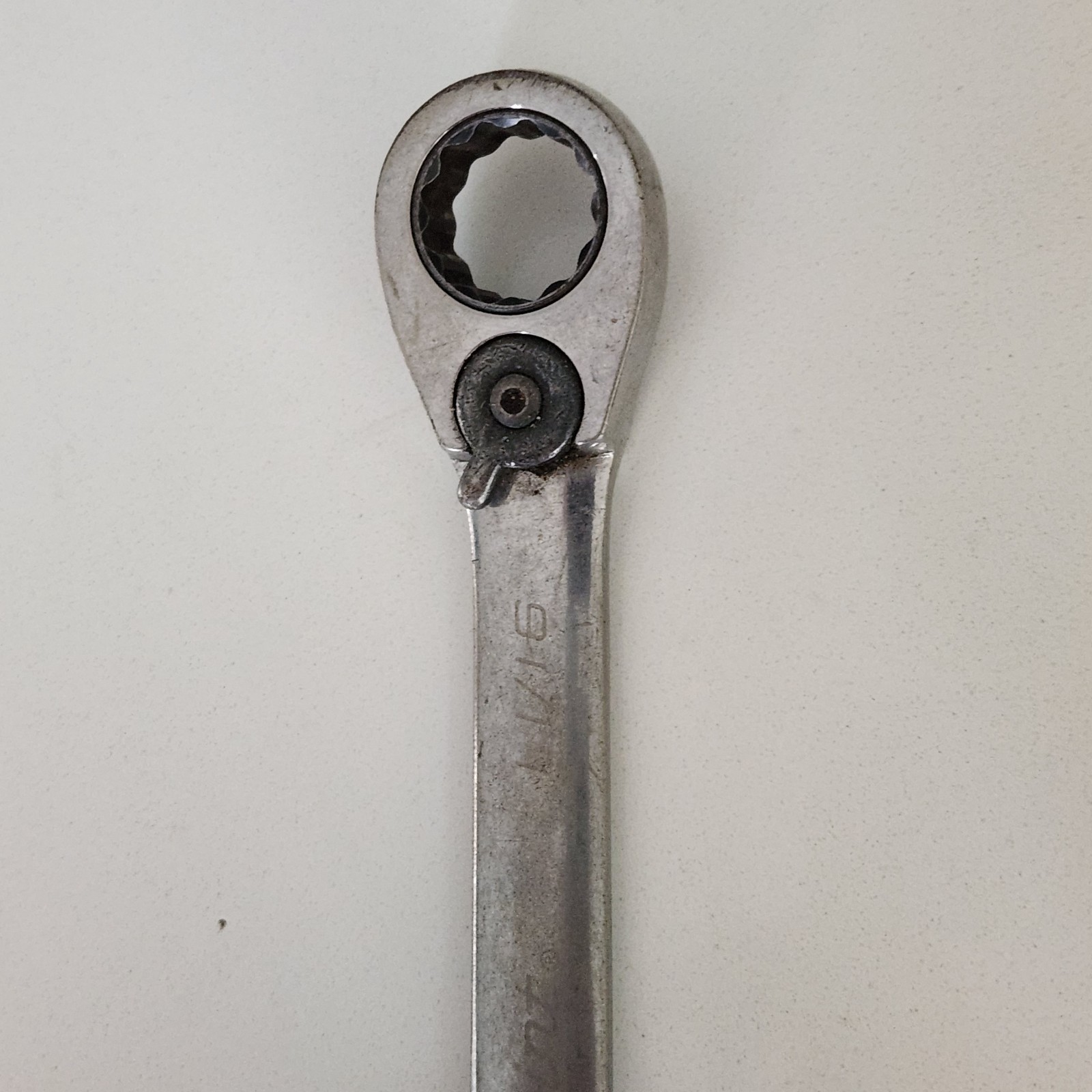 Blue Point BOER22 SAE 11/16 12 Point Reversible Ratcheting Combination Wrench