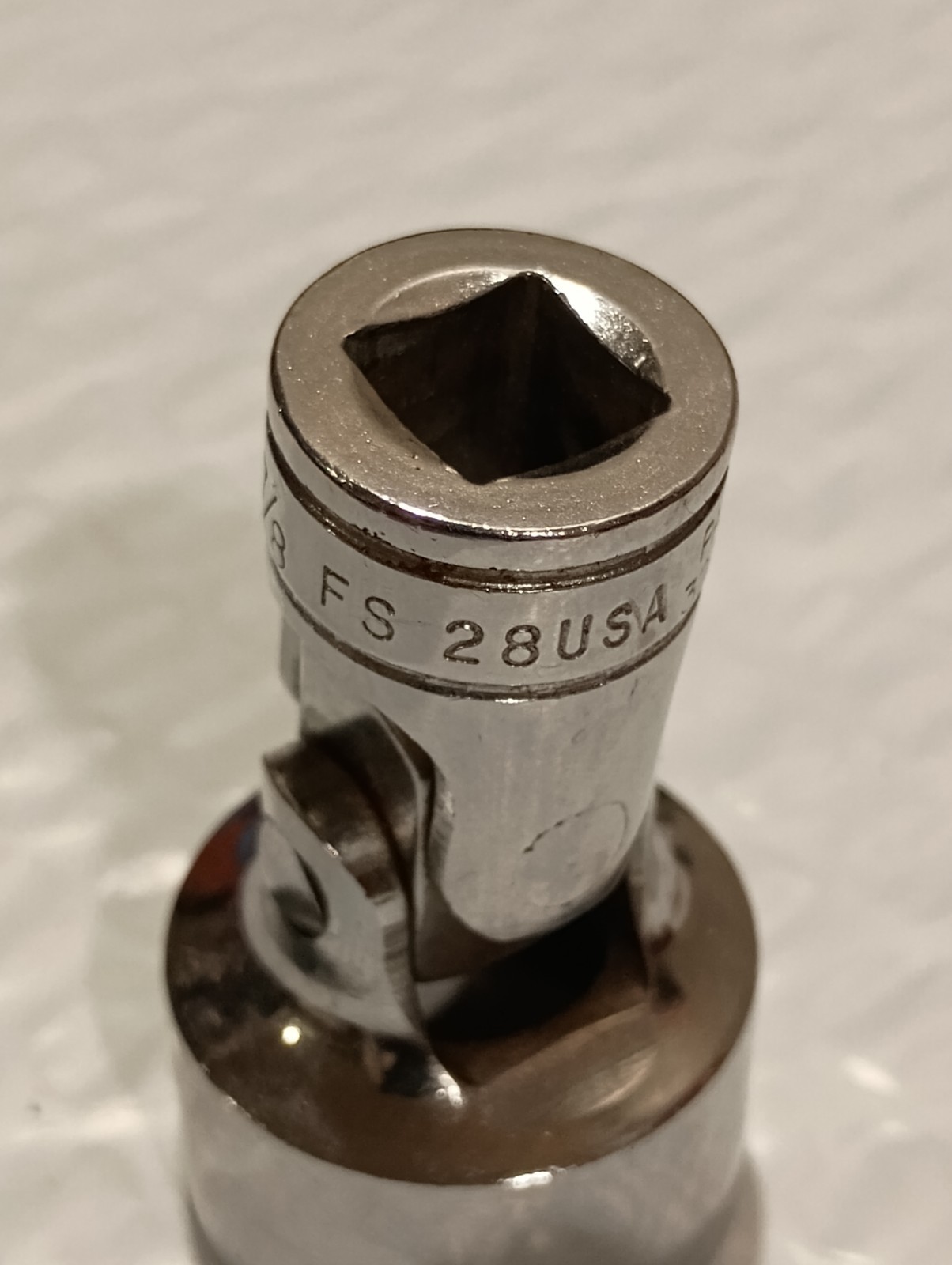 SNAP ON FS28, 3/8″ DRIVE, 7/8″ SOCKET, UNIV/SWIVEL, SHALLOW, 6 POINT.