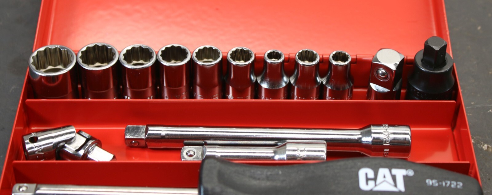 CAT Caterpillar 213-4443 1/4″ Drive Ratchet & Socket Set w/ Extensions Adapters