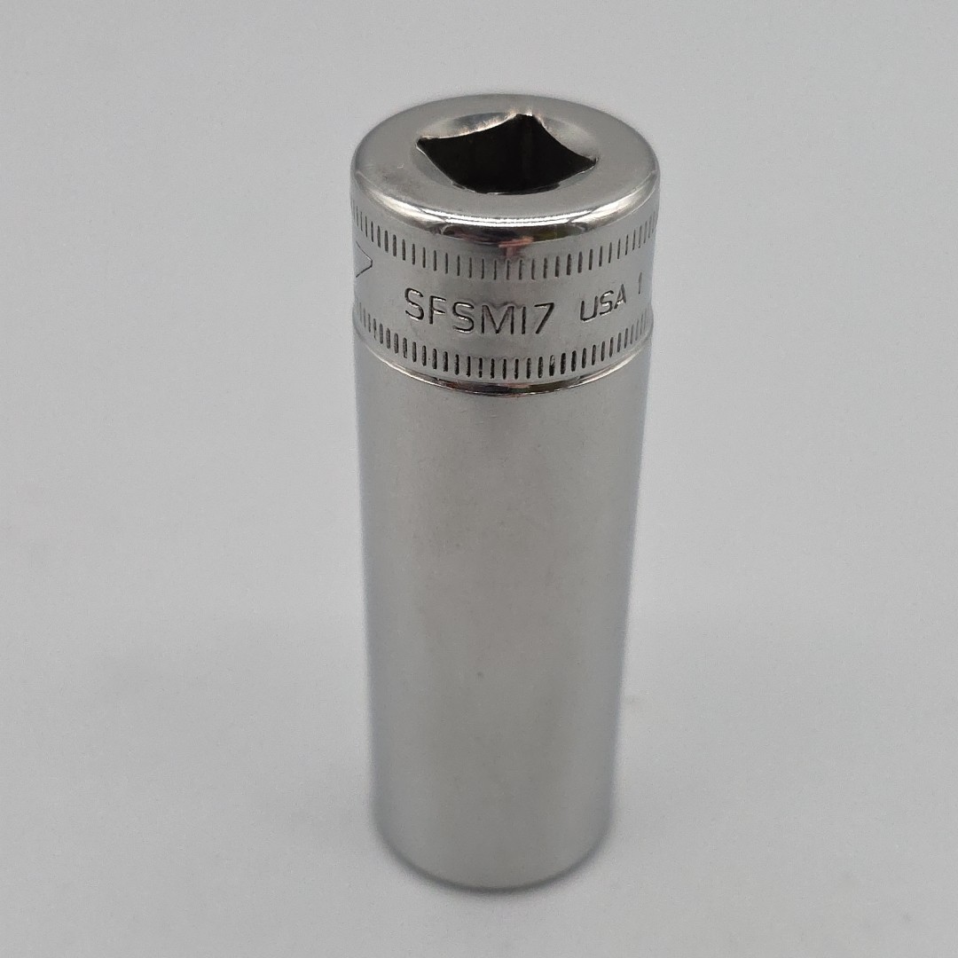 Snap On Tools 3/8” Drive 6 Point 17mm Metric Deep Socket SFSM17 USA