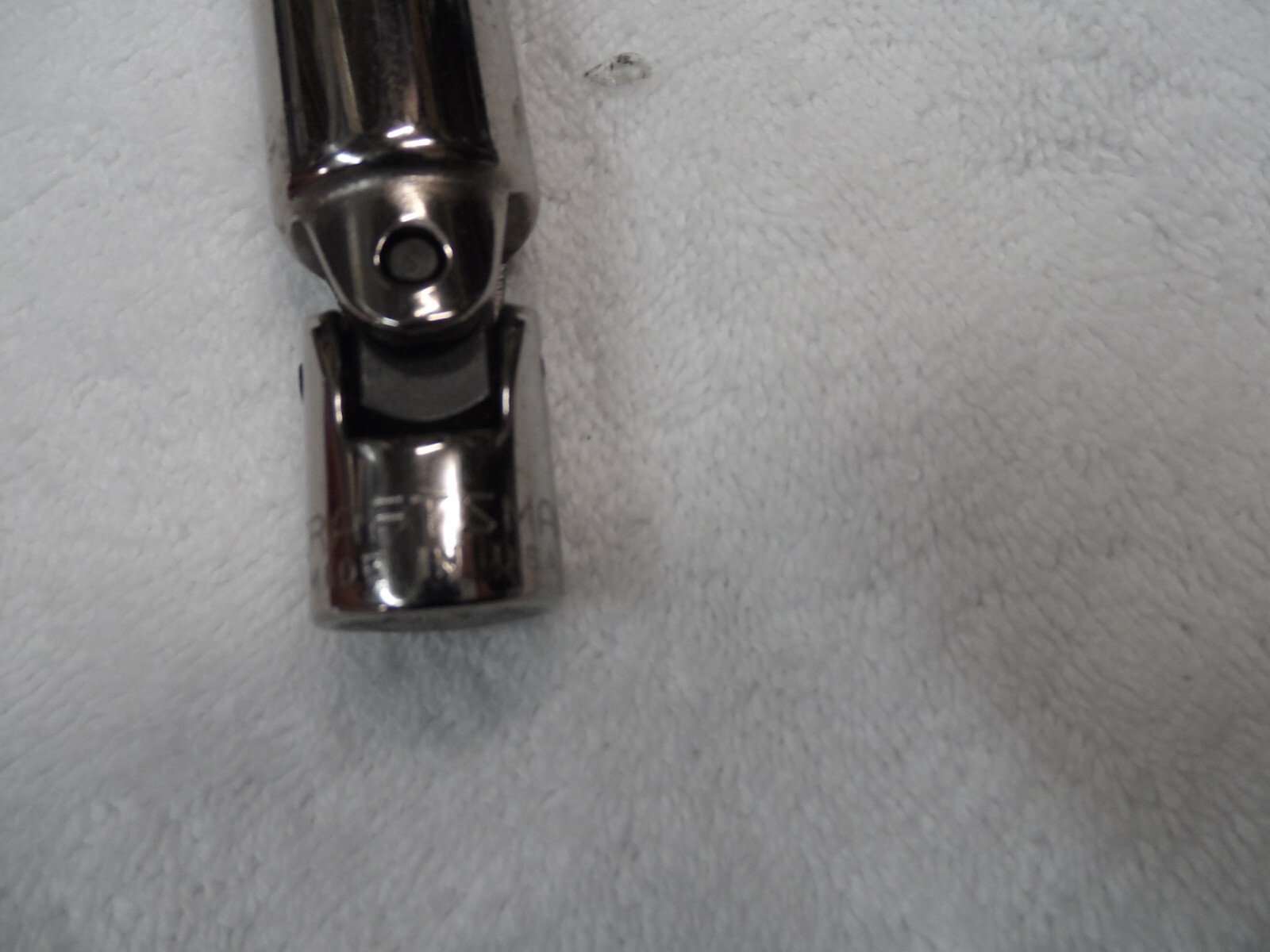 Craftsman 3/8″ Drive Flex Spark Plug Socket, size 13/16″, USA – Part # 43323