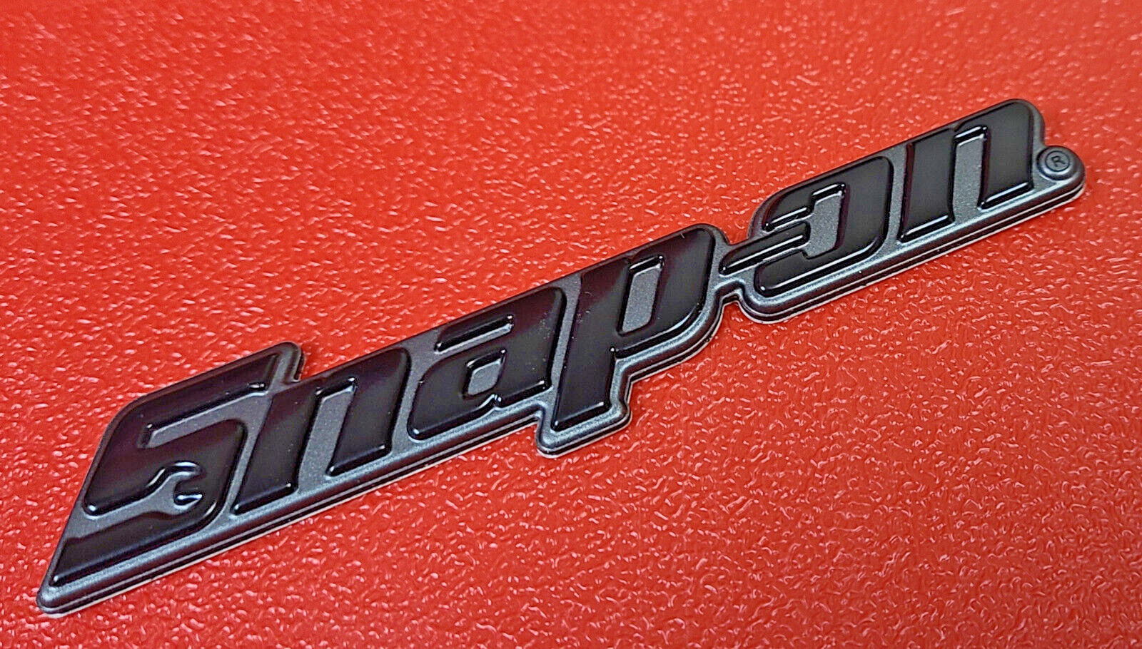 NEW SNAP-ON ™ ORIGINAL LOGO SHORT BOX CART 3D ROLL CAB BLACK BADGE EMBLEM DECAL