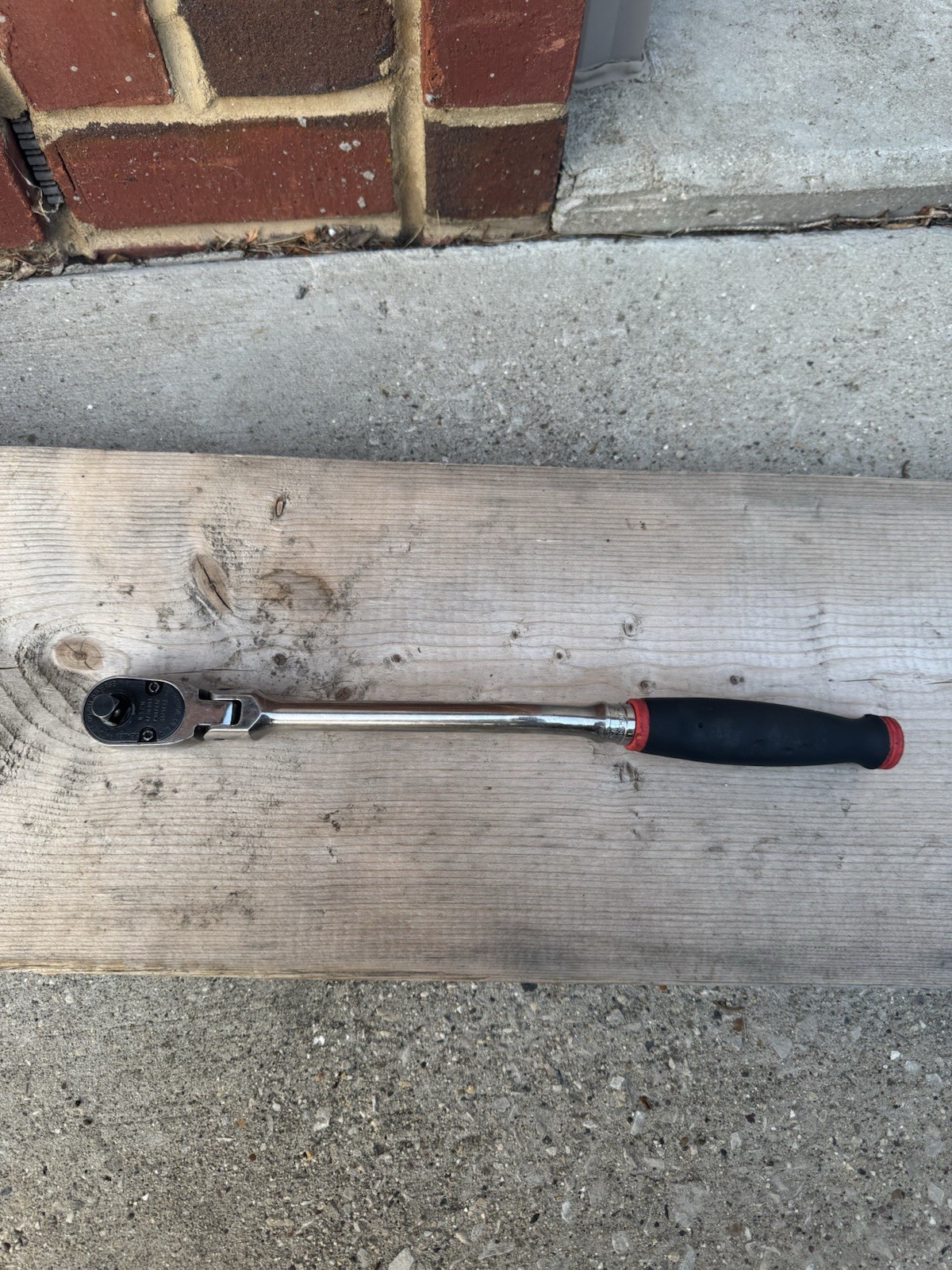 Snap On 3/8″ Drive Flex Head Ratchet Soft Grip Bent Handle FHBF80A RED