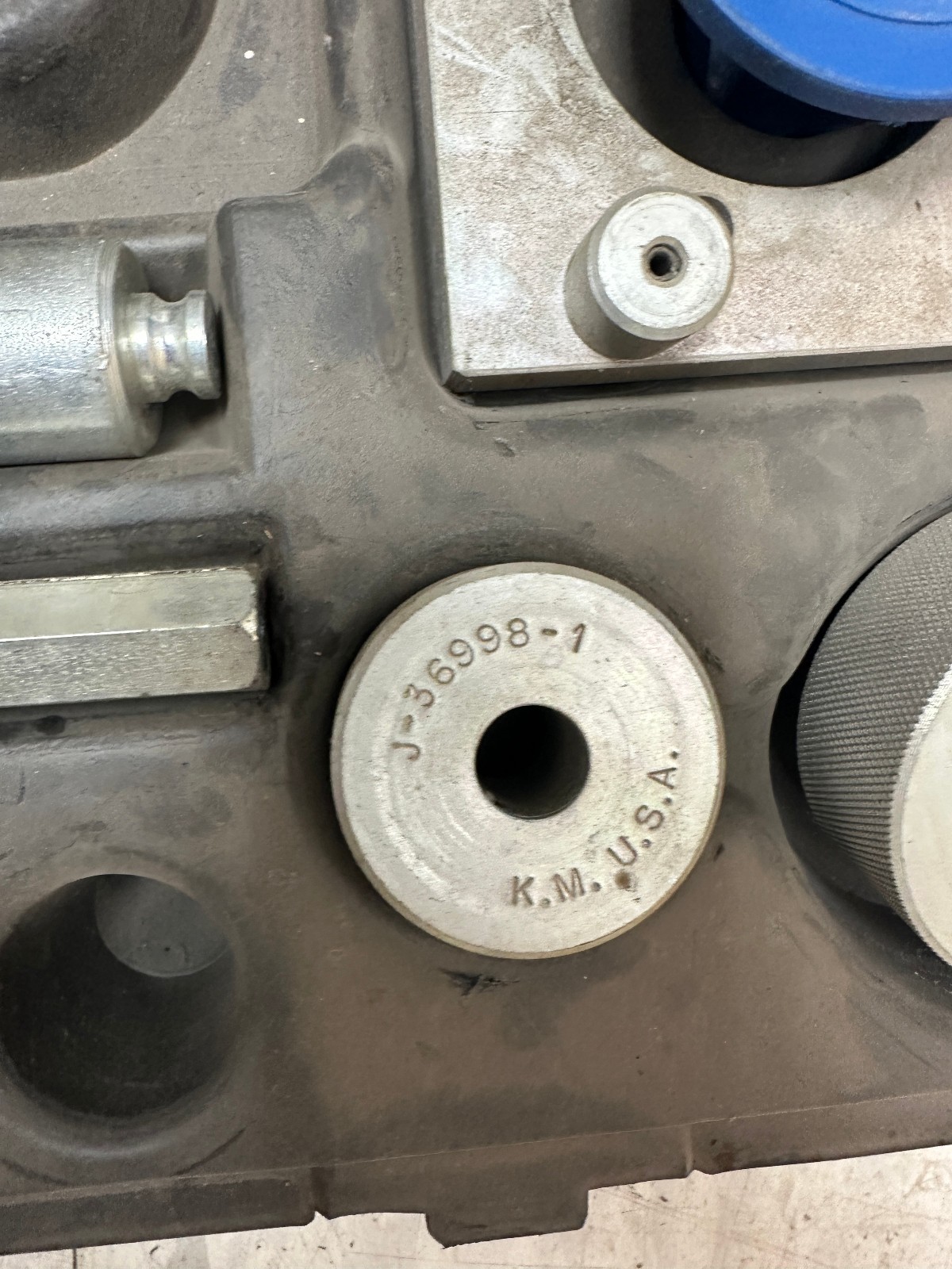 KENT MOORE J-36999 QUAD 4 DOHC ENG SPECIAL SERVICE TOOL SET & CASE, INCOMPLETE