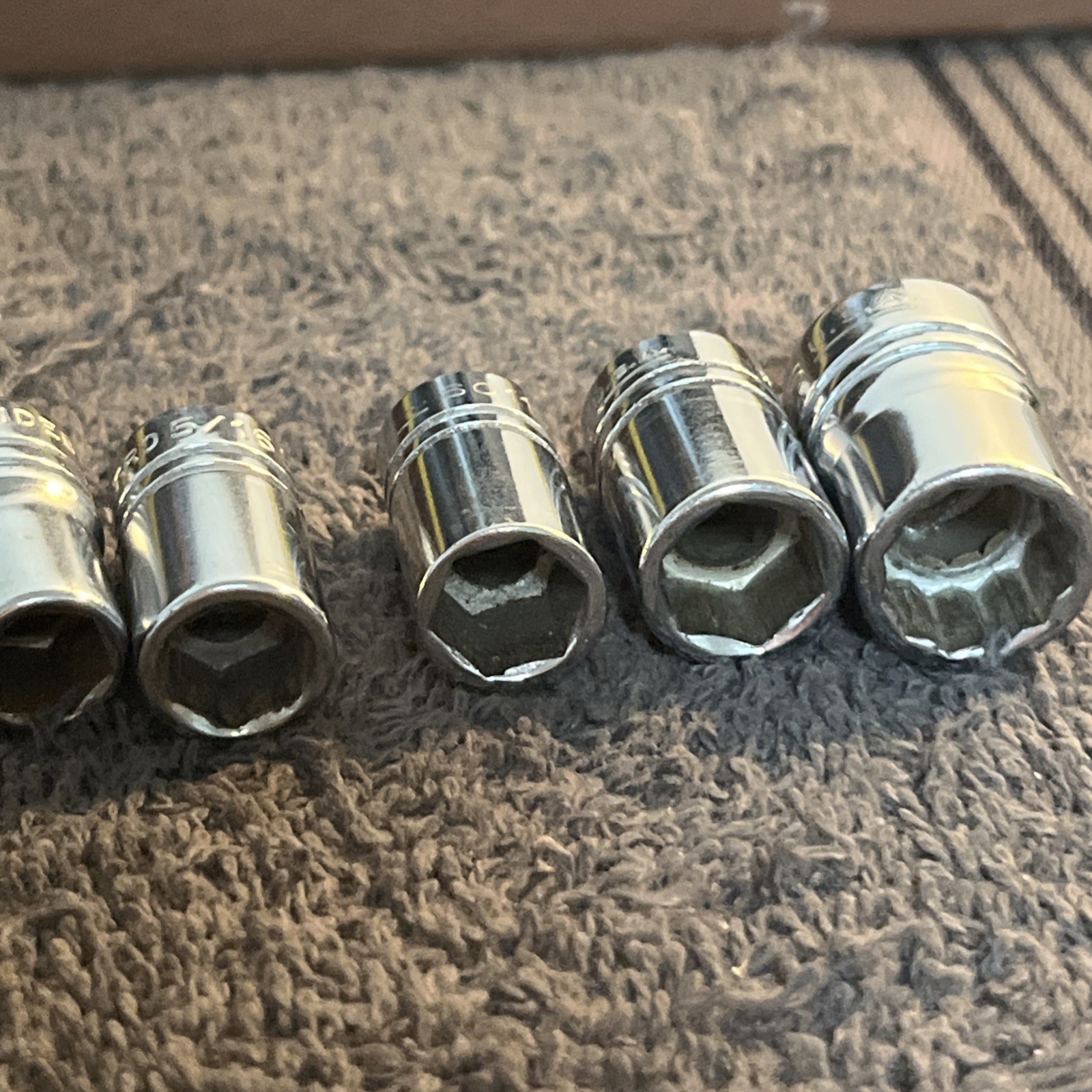 Vtg Indestro 20 Pc 1/4″ & 3/8″ Drive Socket Set No. N6330