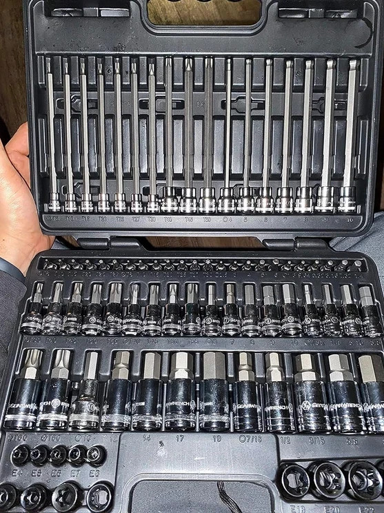 GEARWRENCH 80742 Master SAE/Metric Hex And Torx Bit Socket Set – 84 Pc.