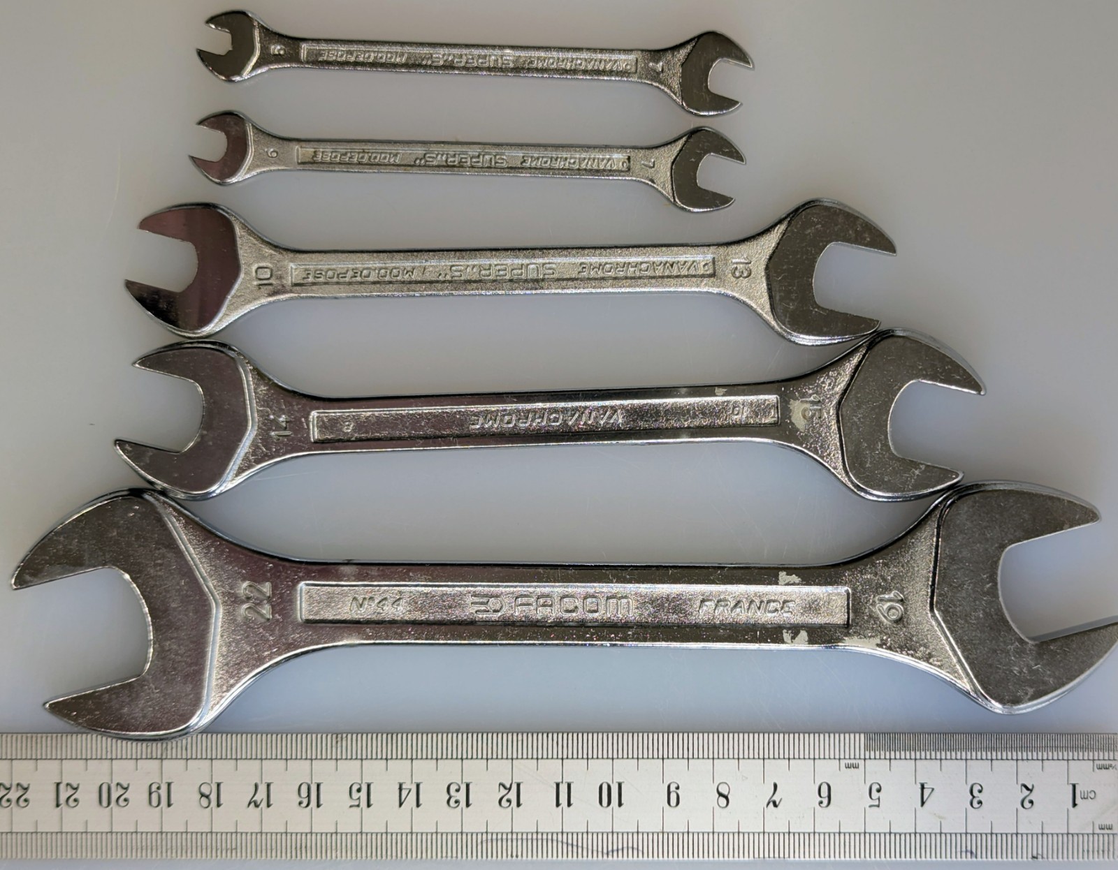 Five Facom France Open-end Metric Wrenches sizes: 19/22, 15/14, 13/10, 7/6, 7/5