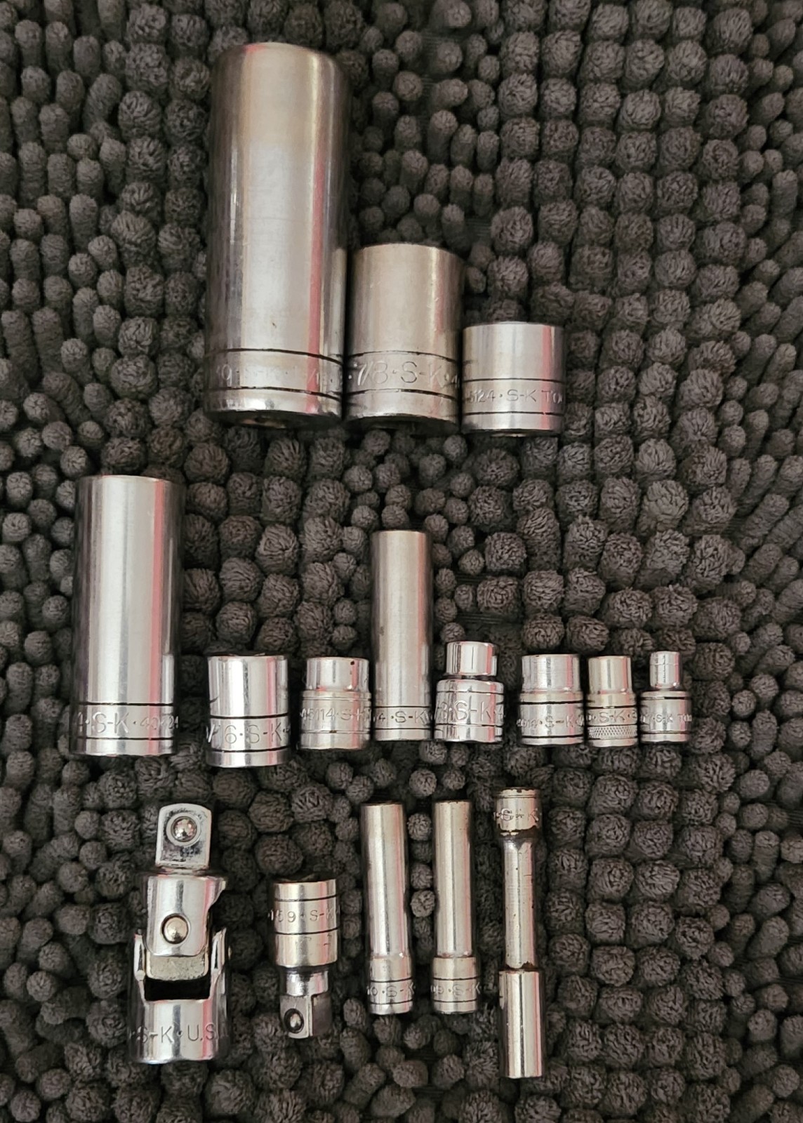 Lot Of 16 SK Tools Sockets – Please see description and photos, NICE condition!