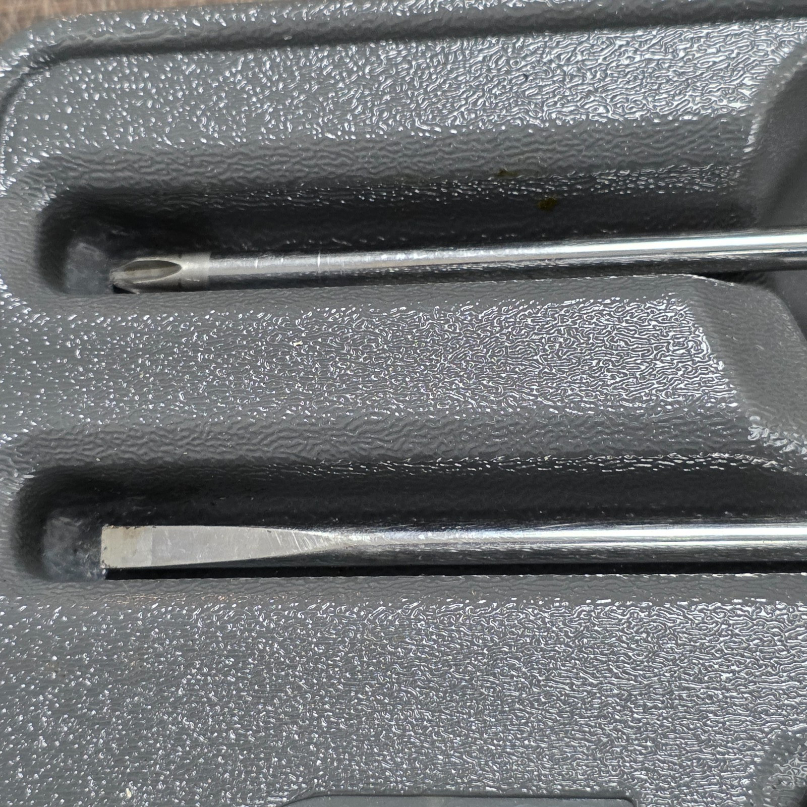 Snap On 11pc Soft Grip Combo Screwdriver Set (Missing 1 Screwdriver) (Red/Black)