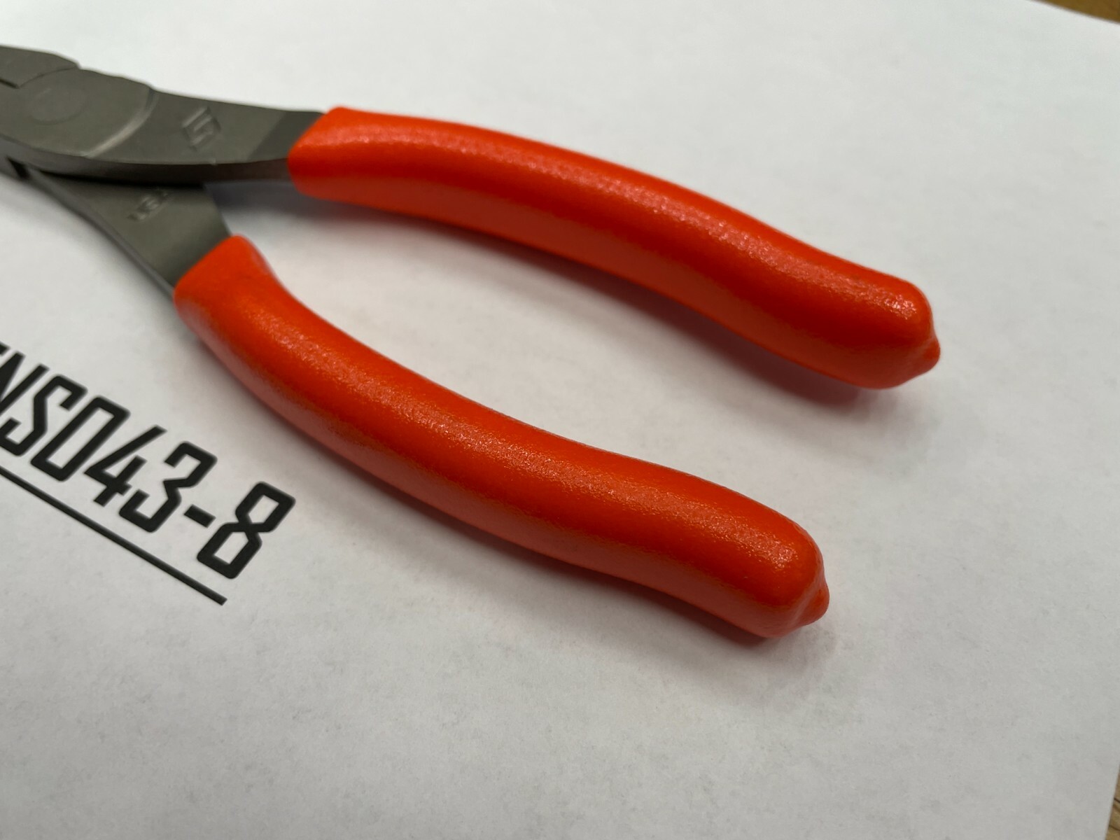 Snap-on Tools USA NEW ORANGE 8″ Talon Soft Grip Needle Nose Pliers 96ACFO