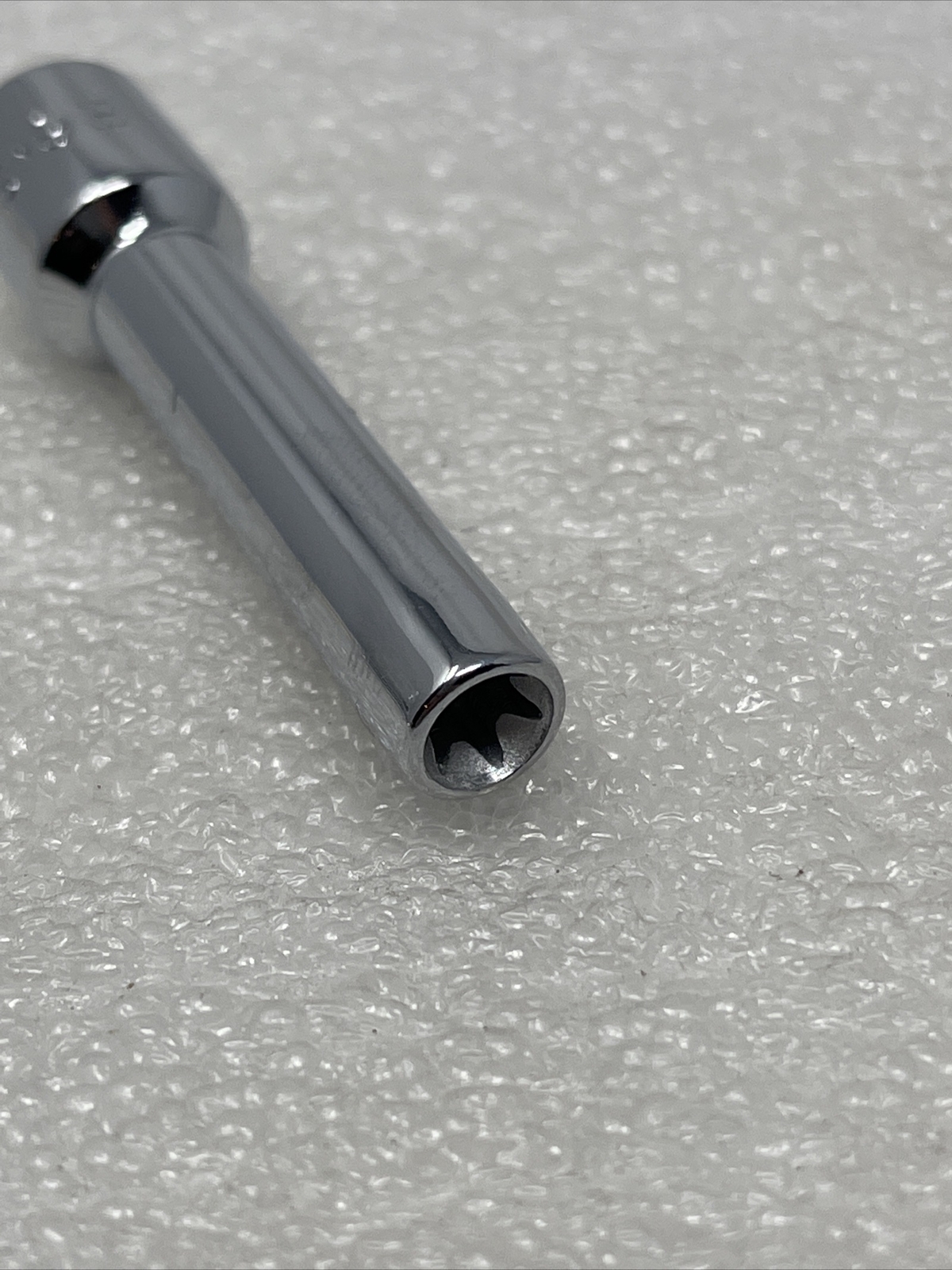 E6 SK Hand Tools 44956, 1/4″ Drive Metric Deep Female Inverted Torx Socket, USA