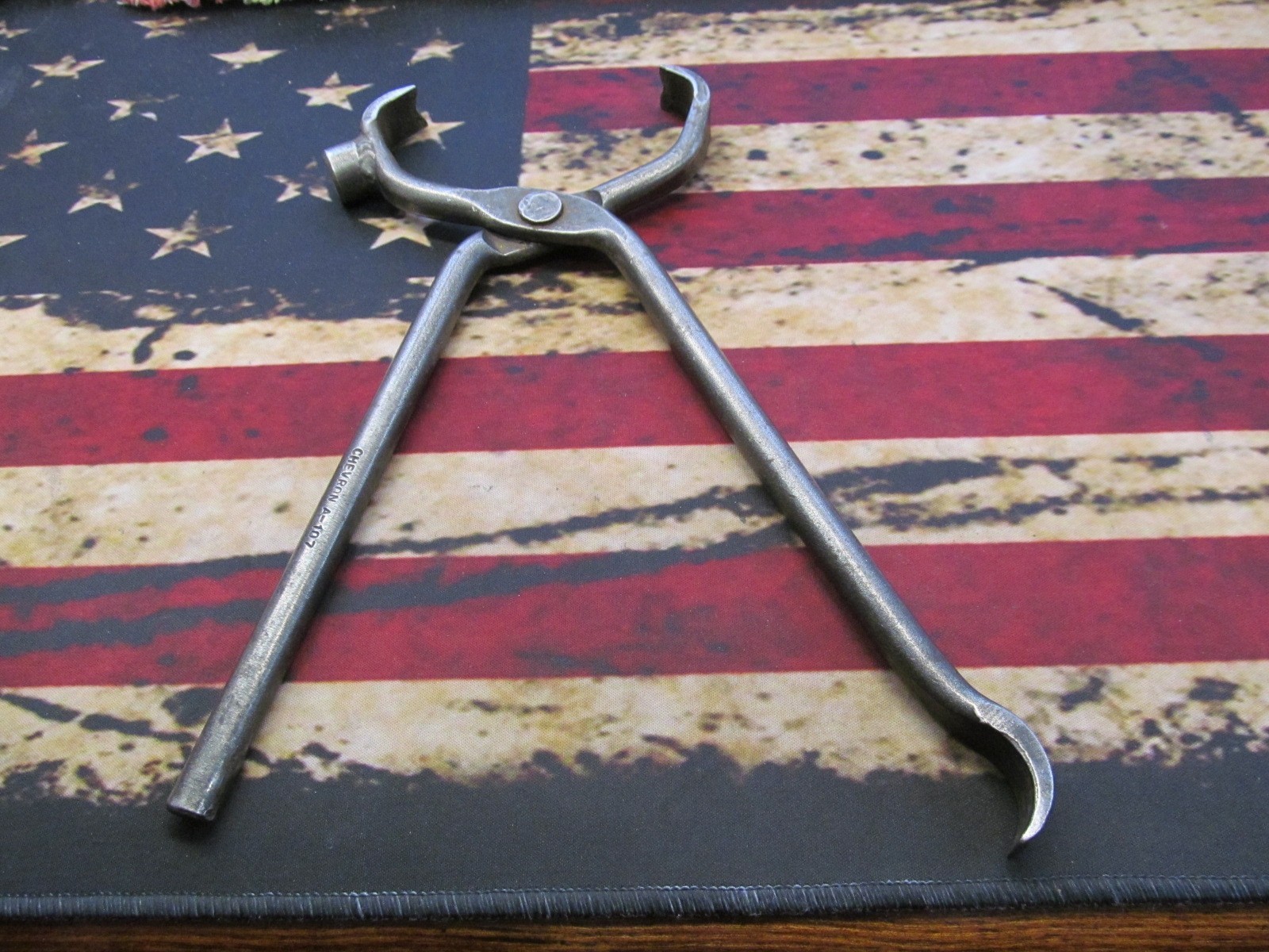 Vintage Chevron A-107 Wheel Weight Tool – Unique & Rare – Nice Used Condition