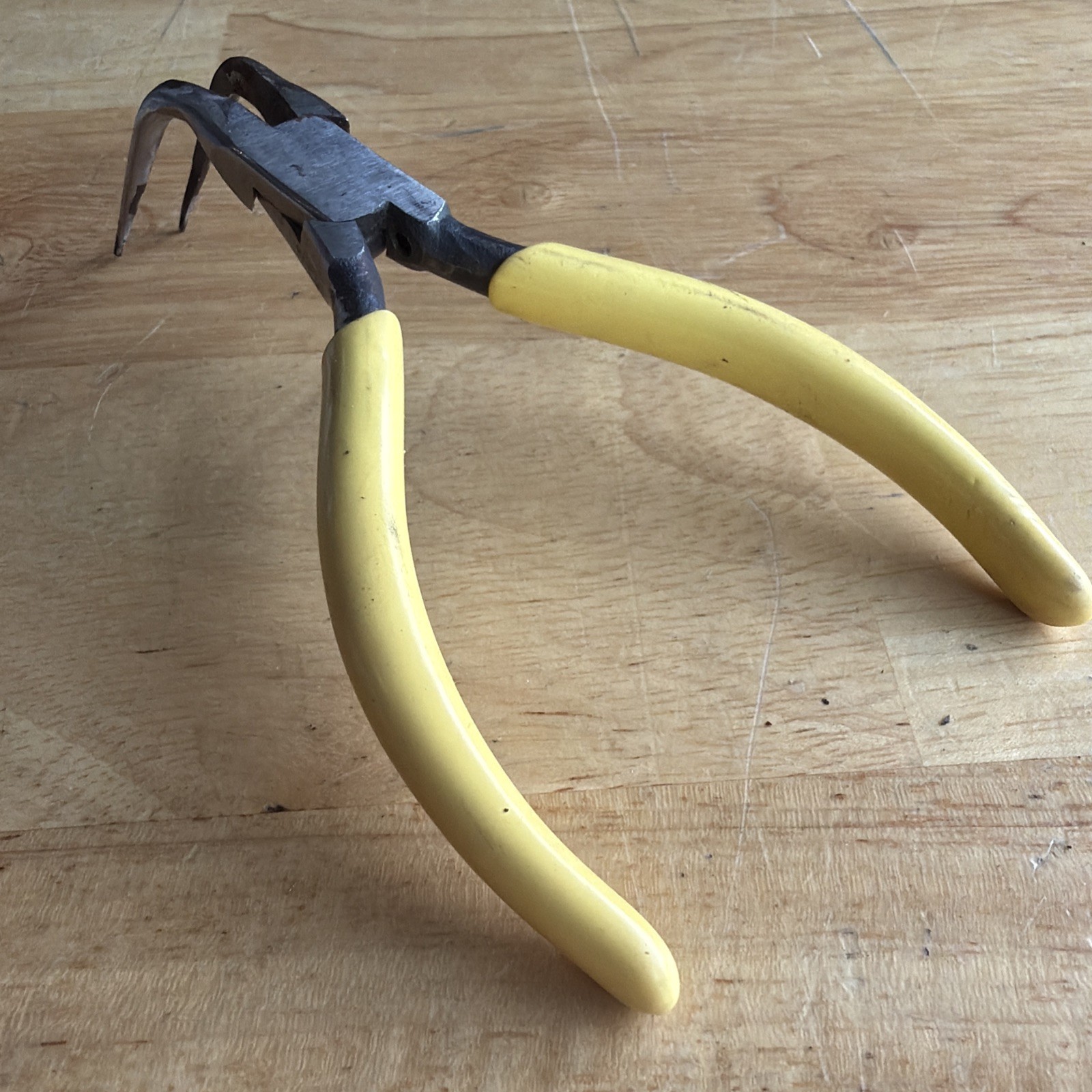Williams Tools 5″ Long Thing Bent Needle Nose Pliers Yellow Handl PL-127C USA