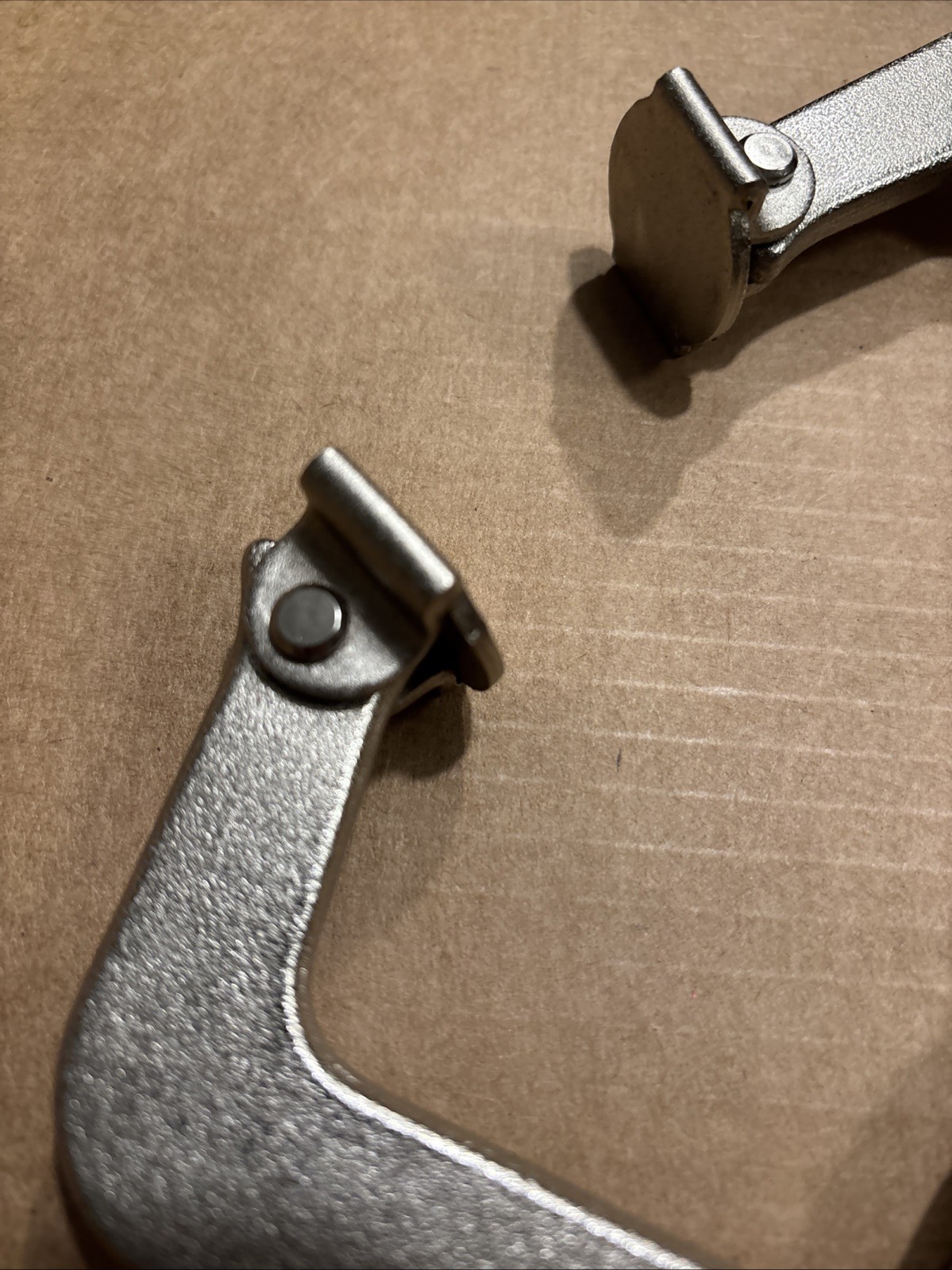 Milwaukee 48-22-3522 – 6″ «Torque Lock» Locking C-Clamp with Swivel Jaws New
