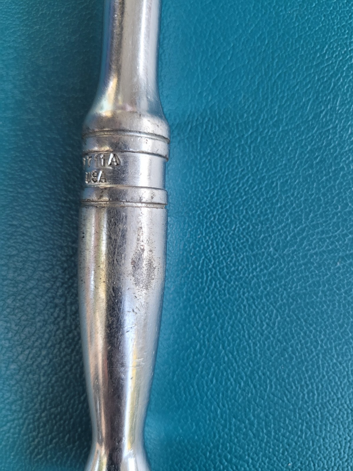 Snap-On Ratchet 3/8″ Drive 11″ Standard Grip Flex Head. F711A
