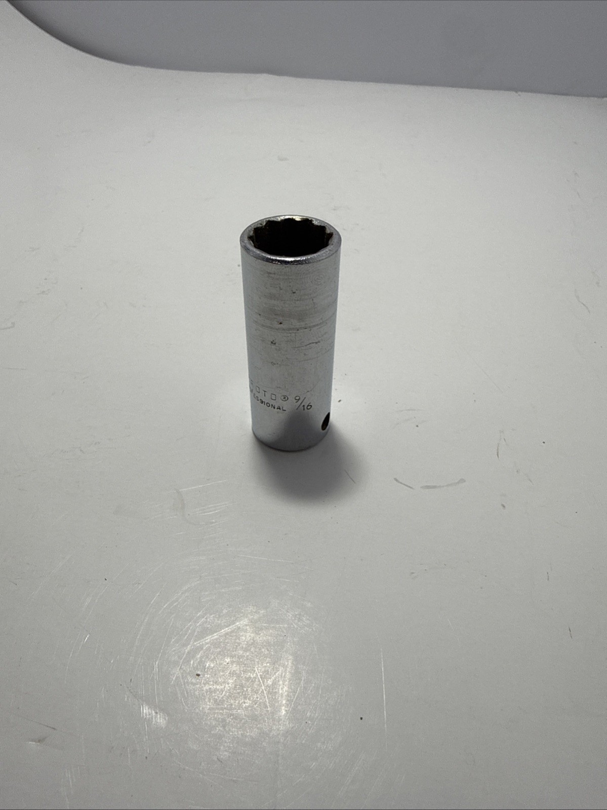 Vintage Proto 5018 , 9/16 in , 3/8” Drive , 12 point Deep socket Made in USA