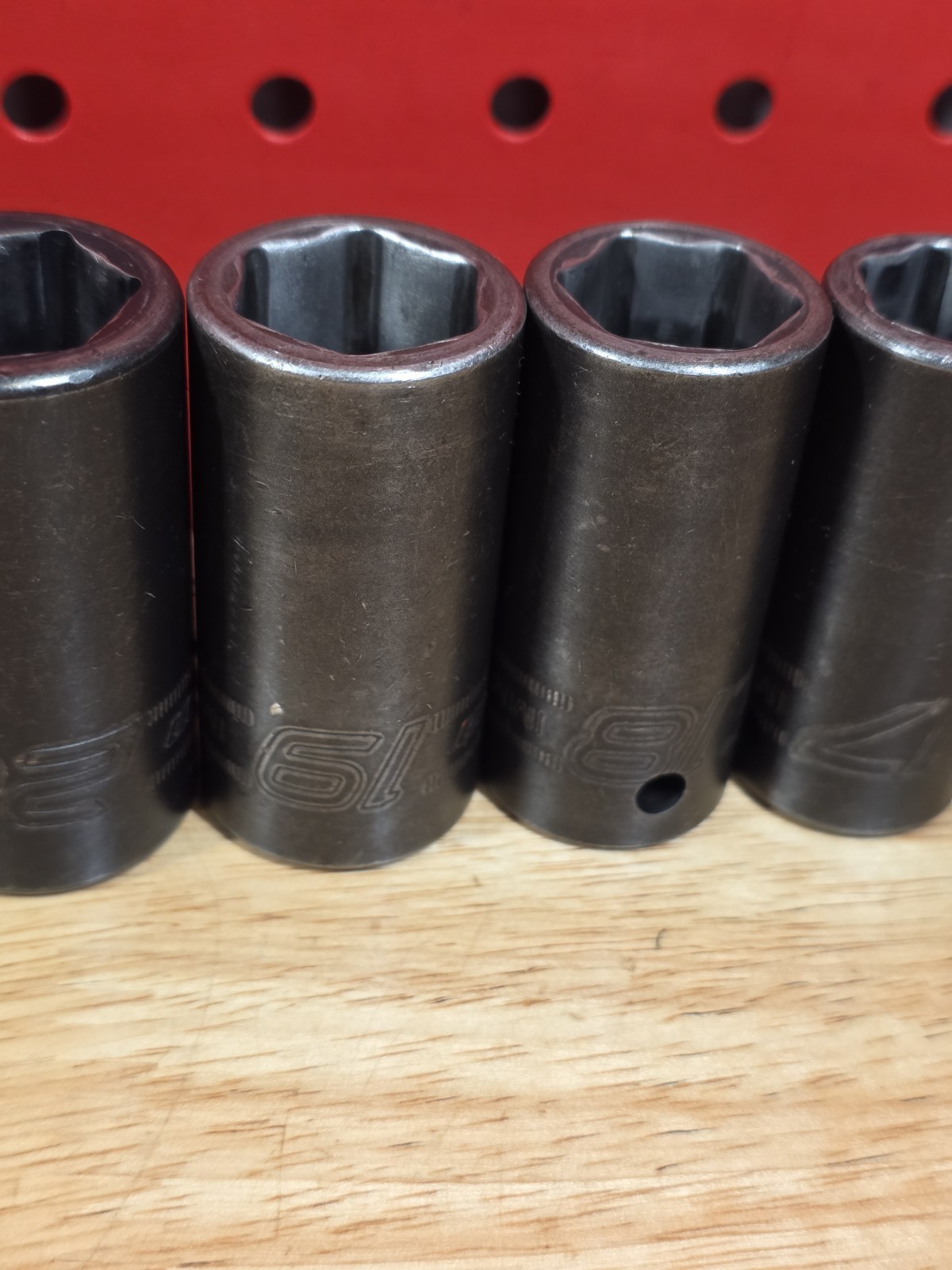Snap-on 312IMMS 1/2″ Drive 15-25MM + 27MM 6-Pt Semi-Deep Impact Socket Set
