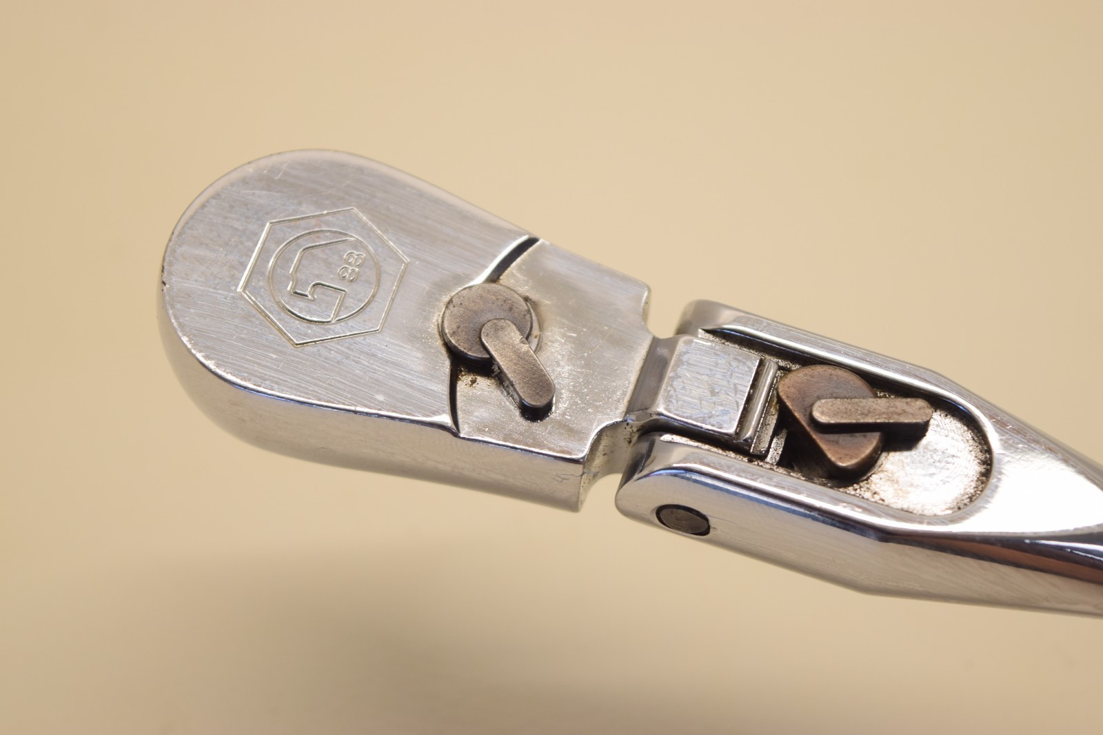 Matco USA BFR158LFM 3/8” Drive ORANGE Soft Grip Snap Lock Flex Head 15” Ratchet