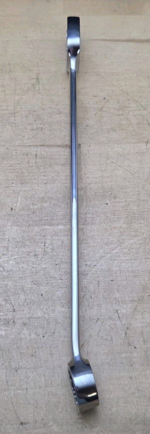 New Snap On SOEX30 – 15/16″ Standard Handle 12 Pt Chrome Combination Wrench