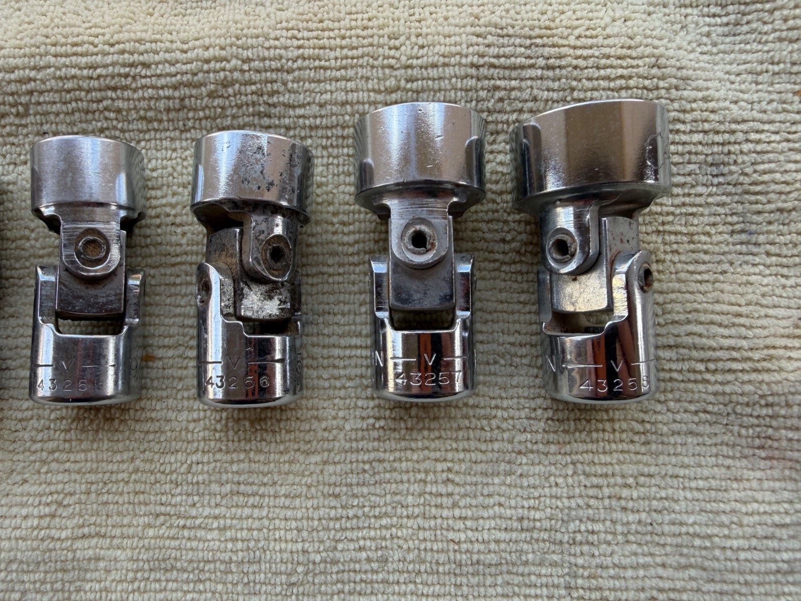 CRAFTSMAN 3/8″ DRIVE SWIVEL SOCKETS – 10 TOTAL- V & G, 7-12 POINT., 3 – 6 POINT