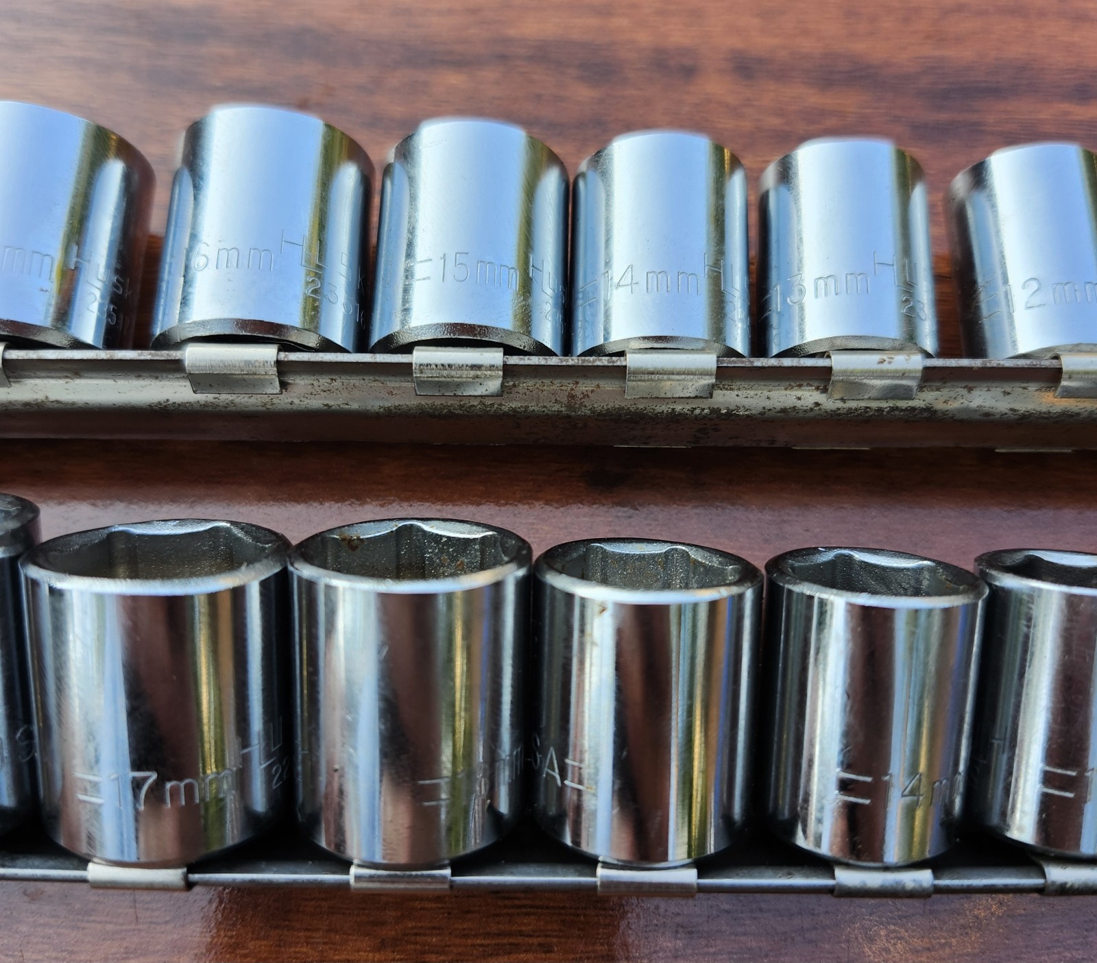 Vintage Husky USA Socket Sets (2) SAE Plus Metric/Sae 1/4″& 3/8″ Sockets 78 Pcs