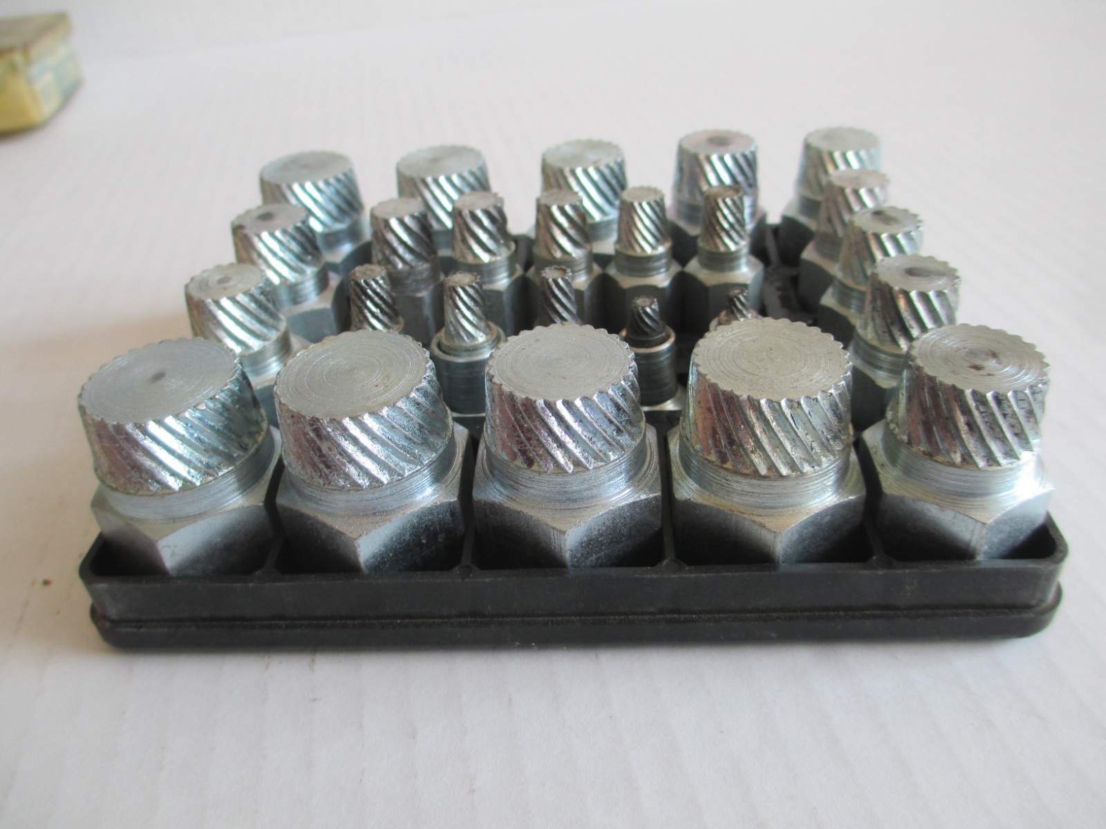 Nice Blue-point REX-25 25 Piece Spline Bolt Stud Extractors 1/8 to 7/8″ A18