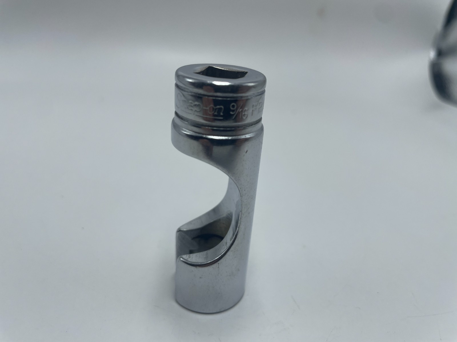 Snap-on FRX181 3/8″ Drive 6-Point SAE 9/16″ Flank Drive® Flare Nut Socket