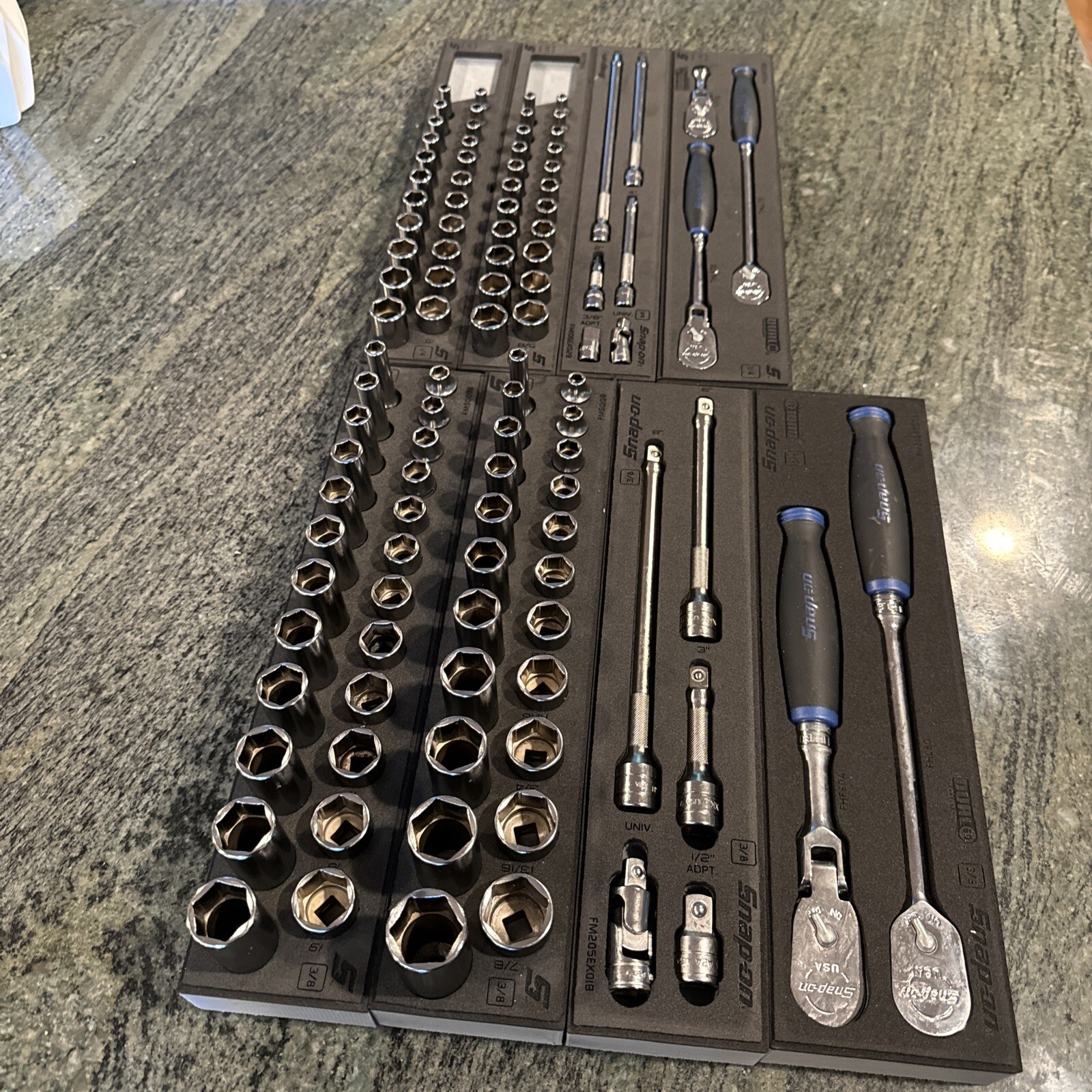 Snap-on 106 pc 3/8” & 1/4” sae & metric with extensions and ratchets