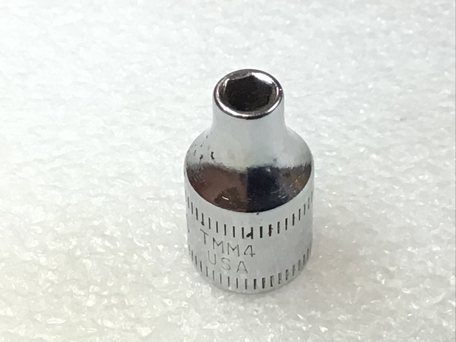 Snap-On TMM4 – 4mm , Metric, Chrome, 1/4″ Dr., Standard Socket, 6 Pt.-USA-NICE