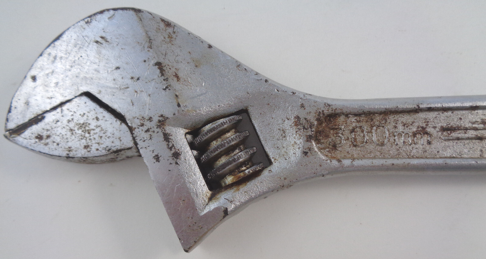 Craftsman USA 44605 adjustable wrench: 12″ / 300mm, dial moves smoothly & easily