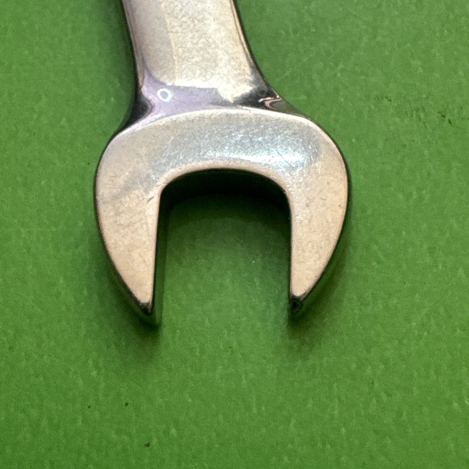 Snap-On USA 12-Point SAE Size 5/16″ Flank Drive Midget Combination Wrench OXI10B