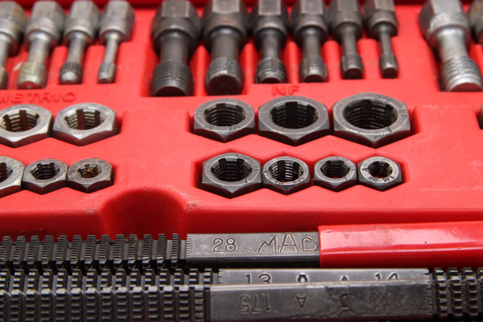 Snap-on RTD42 45 Piece Fractional Metric Rethreading Set USA w/Extra Files
