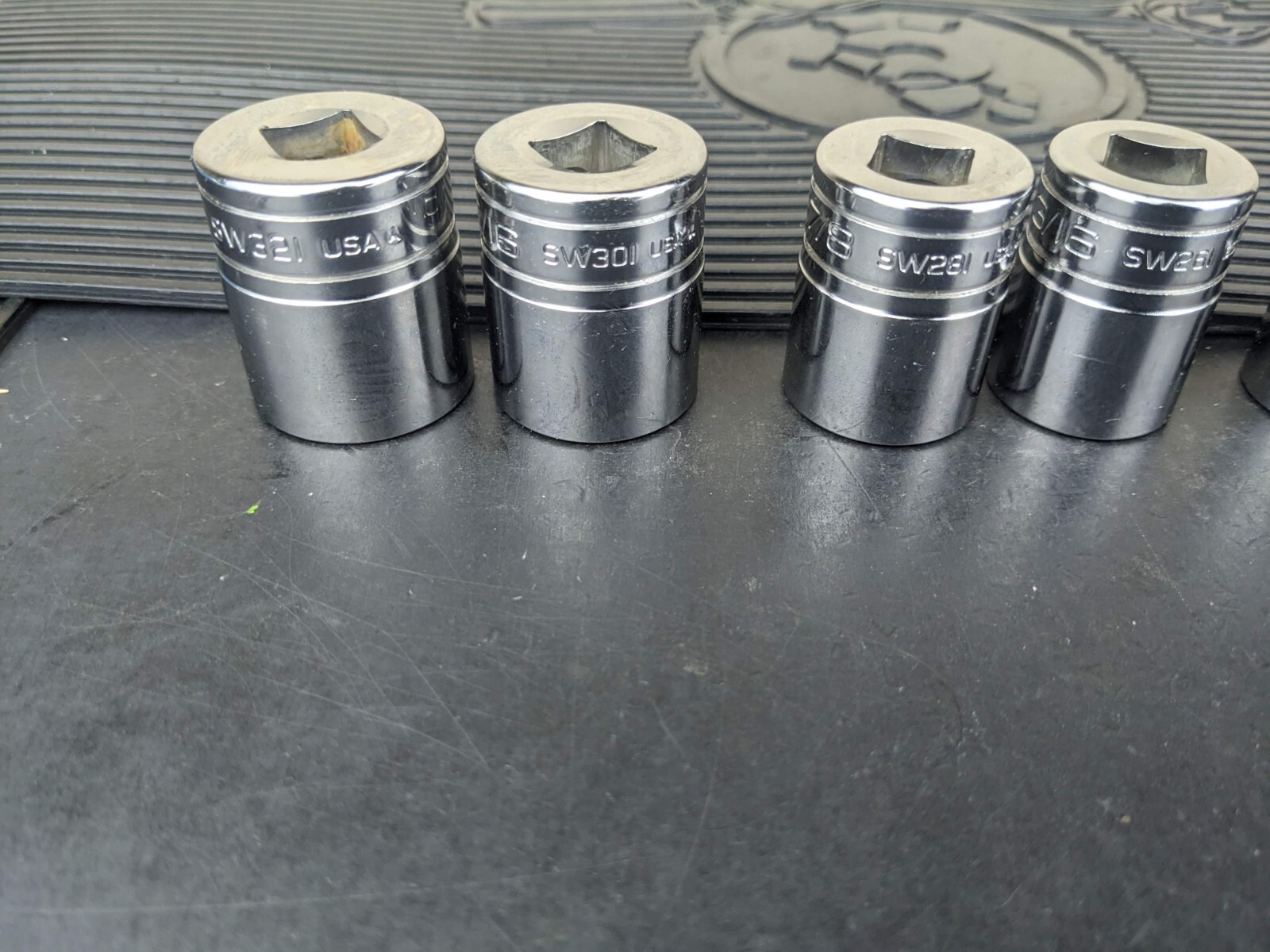 #av825 Snap-On Set 1/2″ Drive Socket Set 9/16″ to 1” SAE SW Series 12 Point