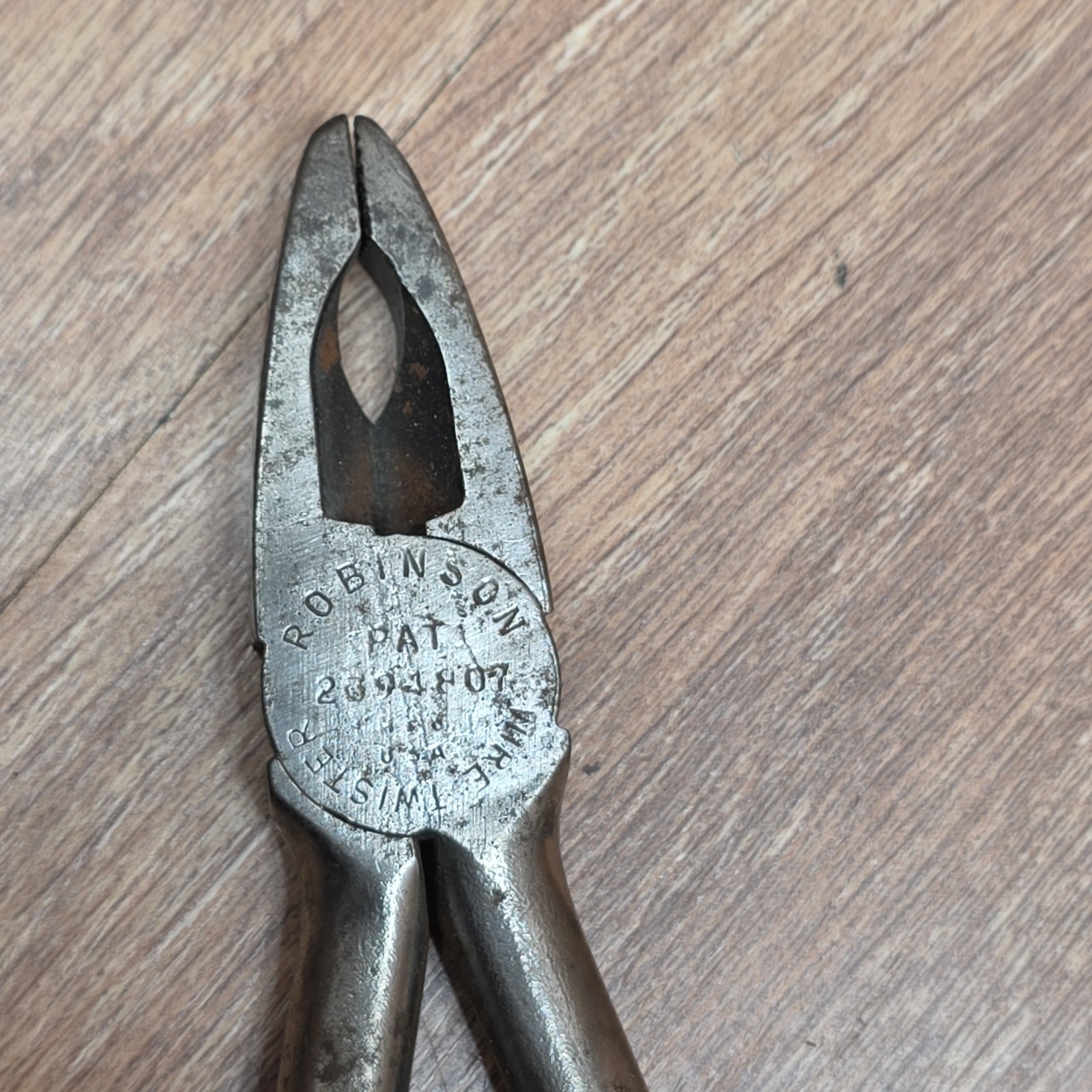 Vintage Robinson M-80 Wire Twister Safety Wire Pliers Aviation Owners Mark